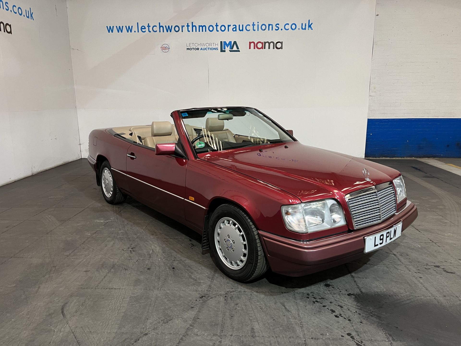 1994 Mercedes E220 Cabriolet Auto - 2199cc - Image 2 of 32