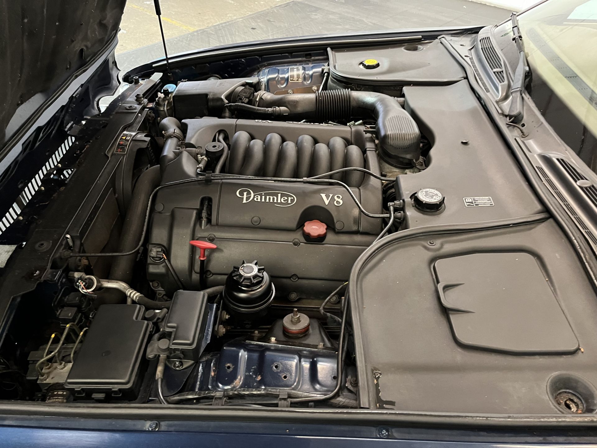 2001 Daimler V8 Auto - 3996cc - Image 16 of 21
