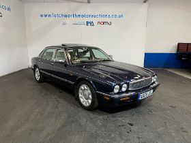 2001 Daimler V8 Auto - 3996cc