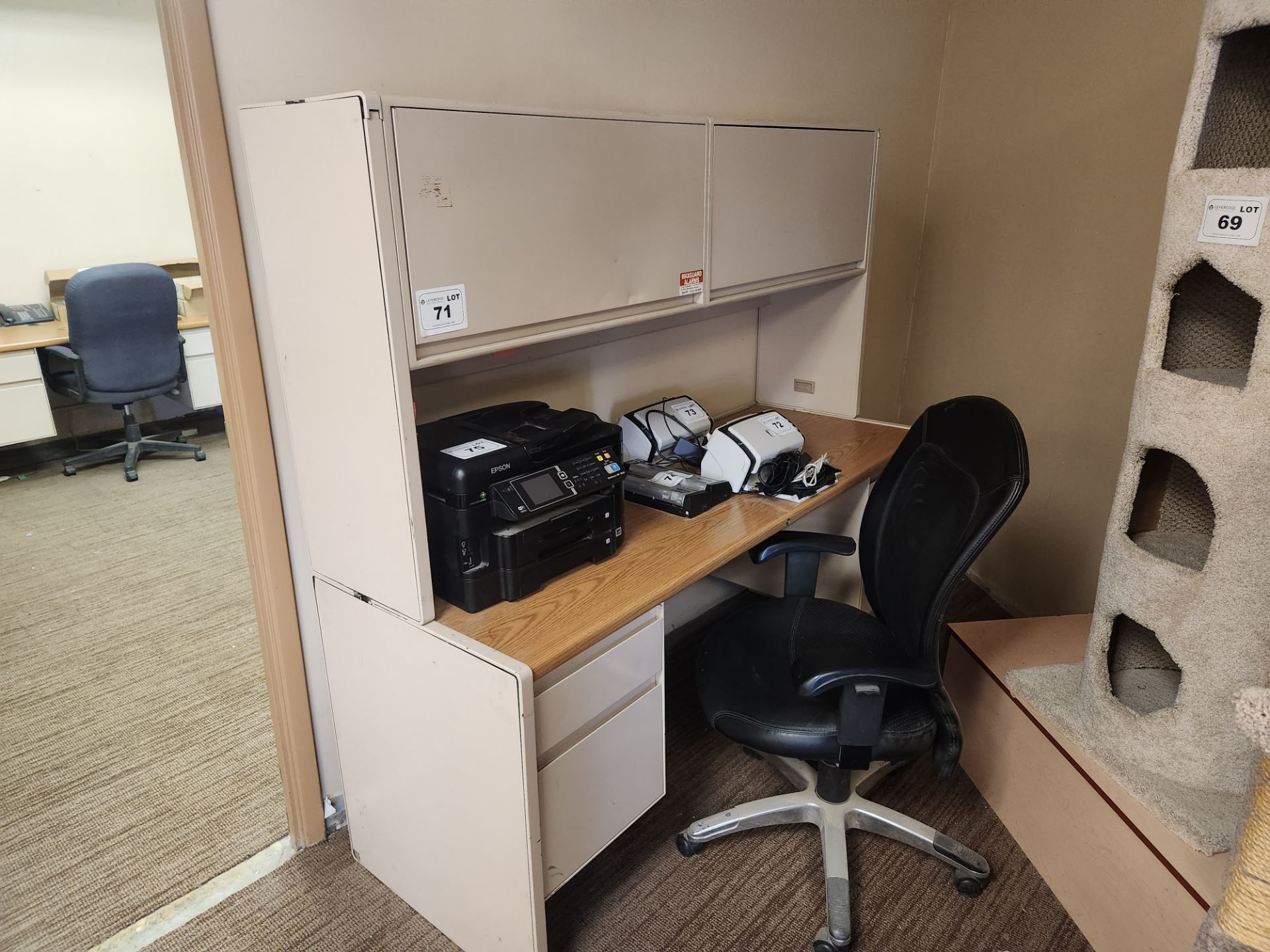 70" Desk with Hutch and Office Chair