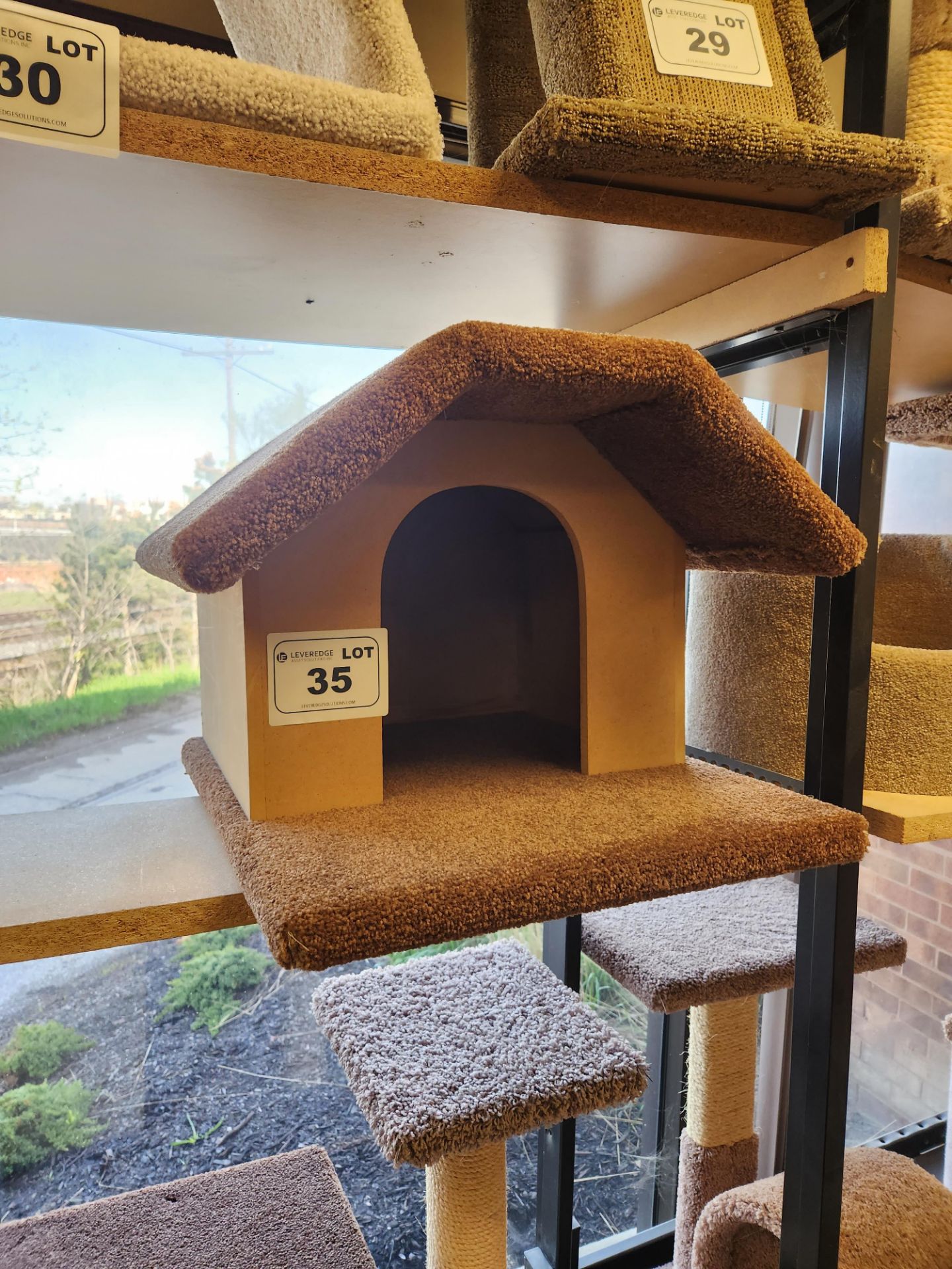 18" Cat House