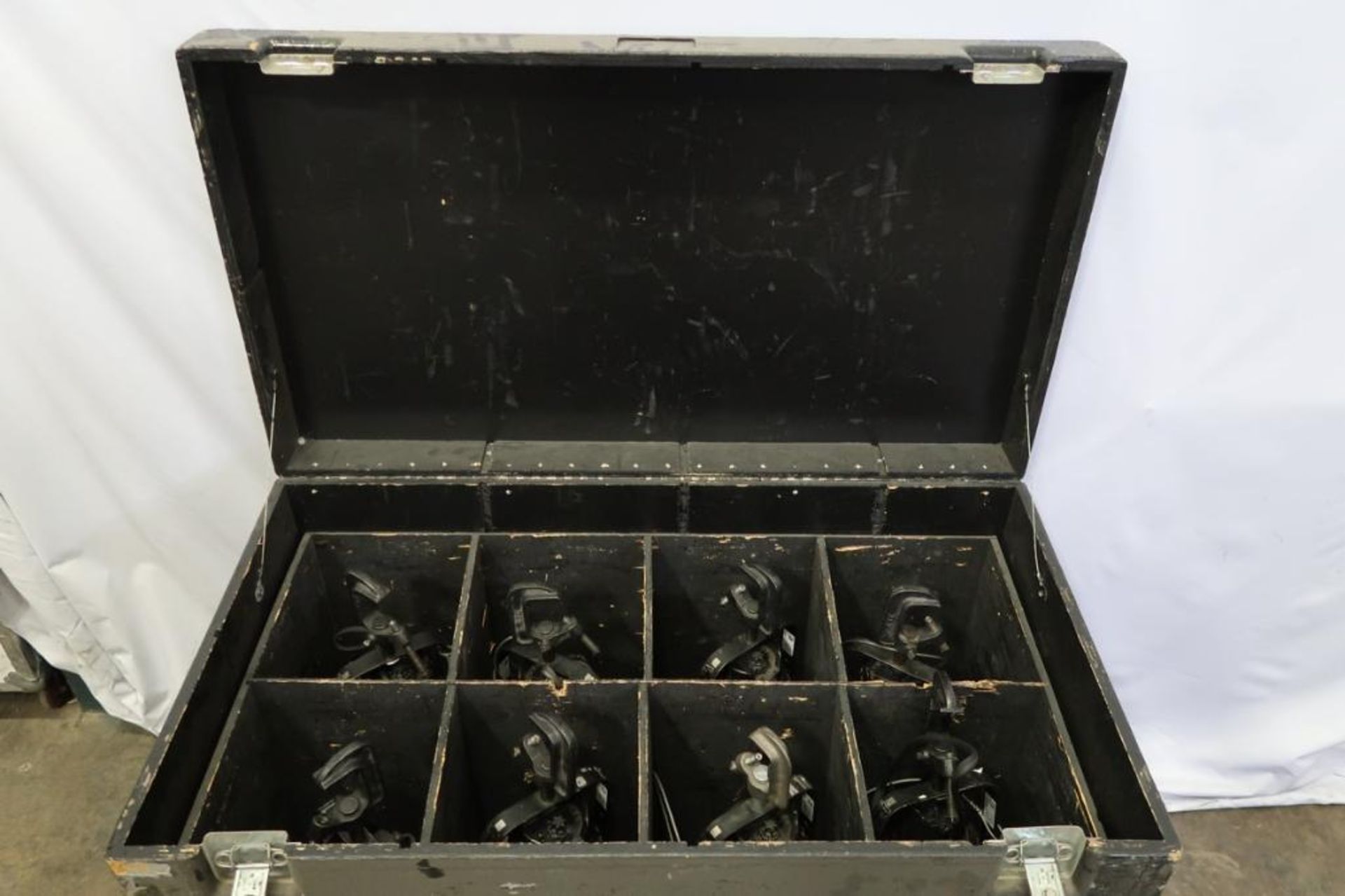 Lot of (8) ETC Source Four Leco 750 Light Fixtures with 8-Compartment Wooden Chest Case - Image 2 of 5