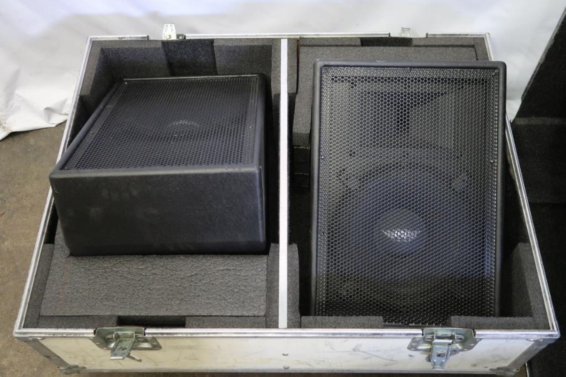 Lot of (2) OAP SM112 12" Speakers - Image 2 of 3