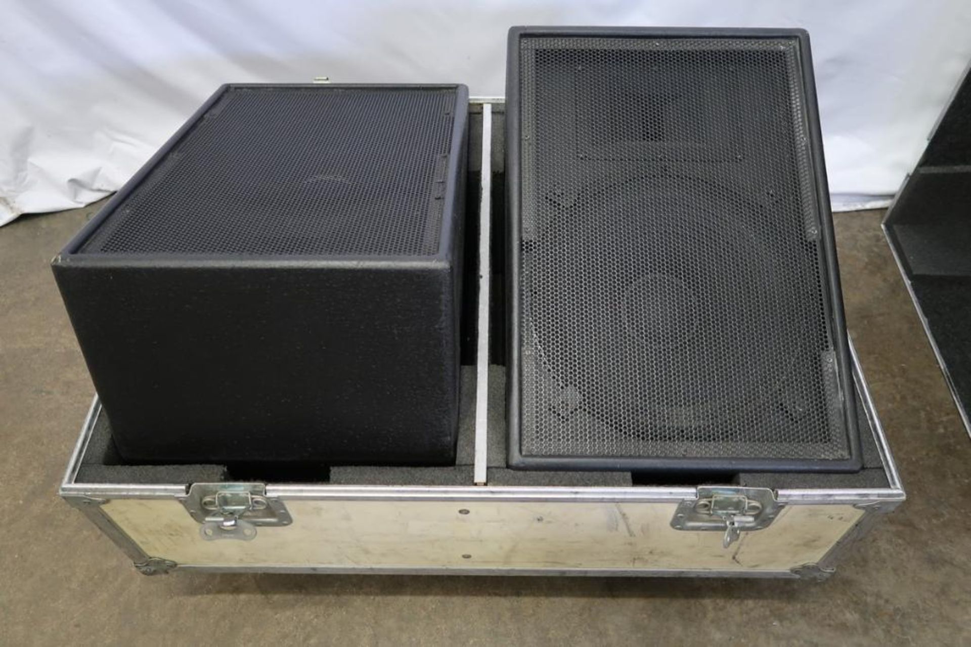 Lot of (2) OAP SM115 15" Speakers - Image 2 of 3