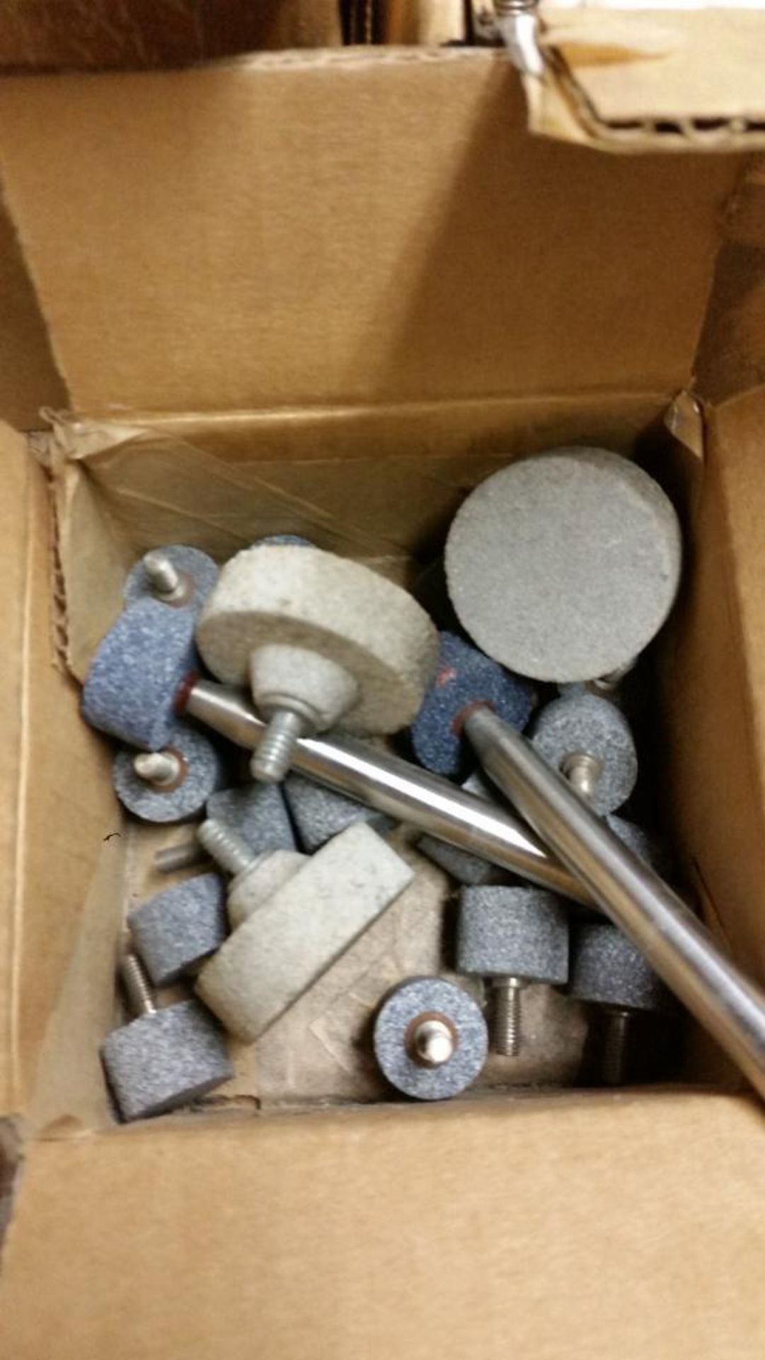 SMALL GRINDING WHEELS - Image 3 of 3