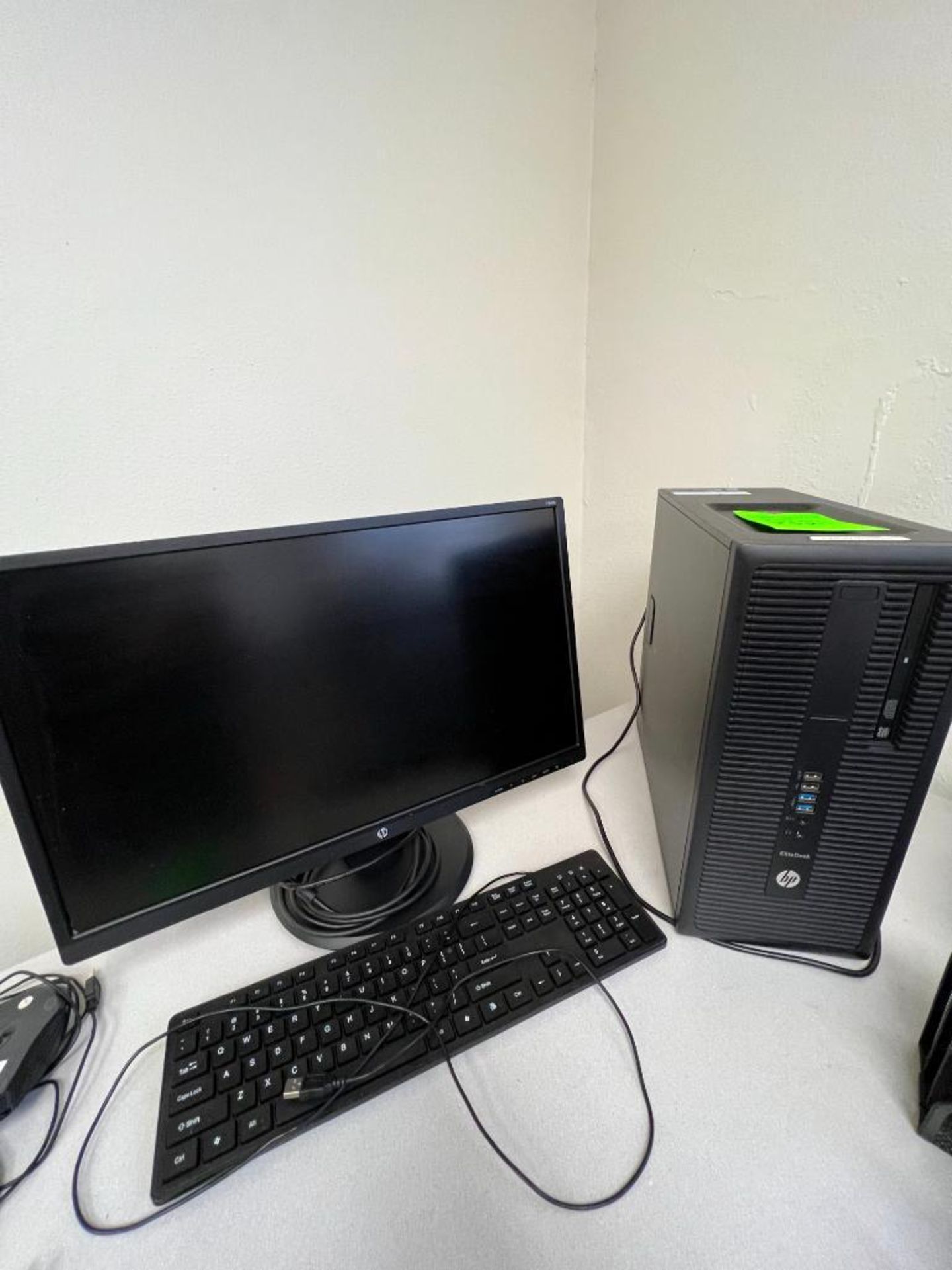 HP Elitedesk With Monitor