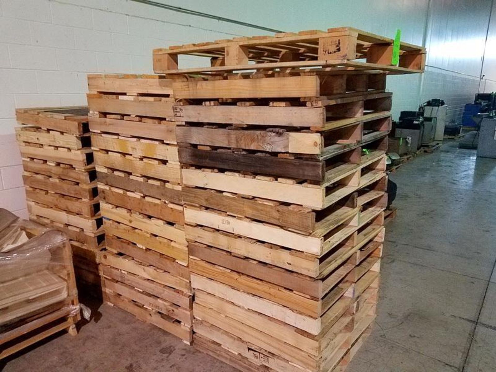 Lot Wood Pallets, 39 Approx.