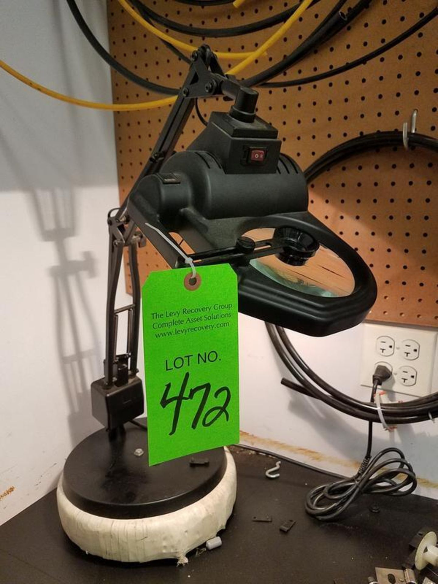 Electrix Model 7428 Magnifier Lamp