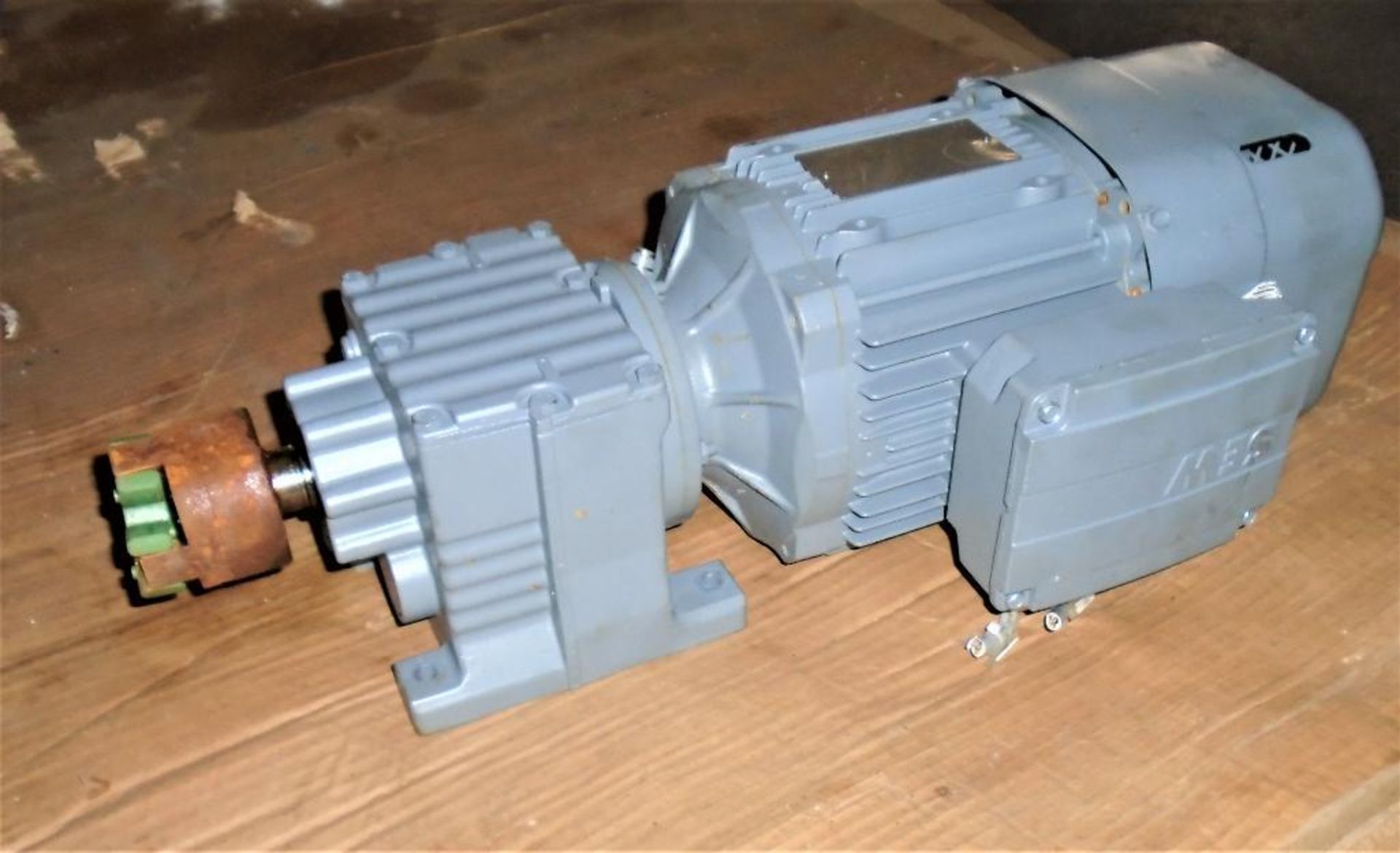 SEW Eurodrive DRE90M2BE2/LN AC Gearmotor - Image 2 of 4