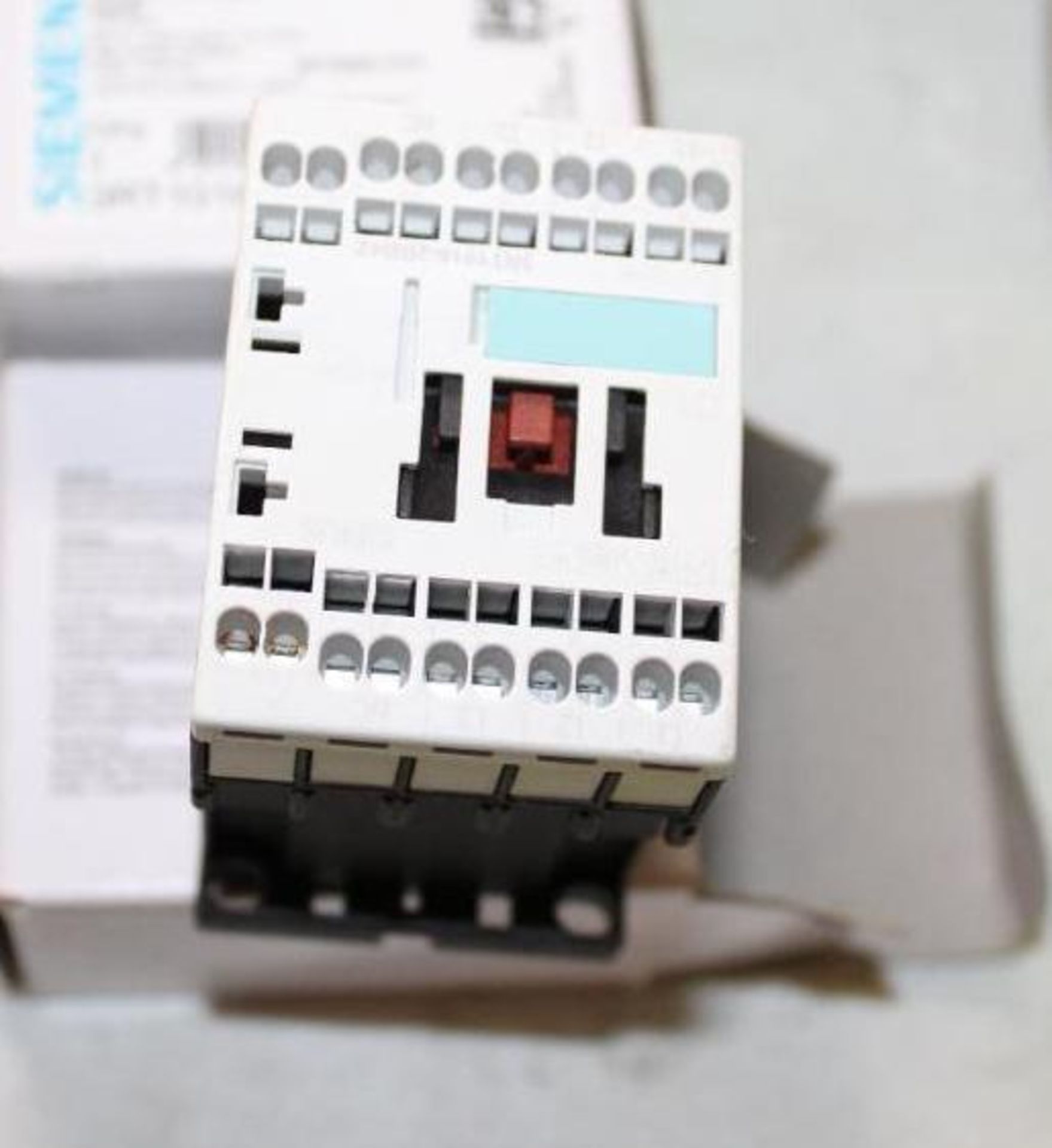 Lot of (2) Siemens 3RT1016-2BB42 Contactor