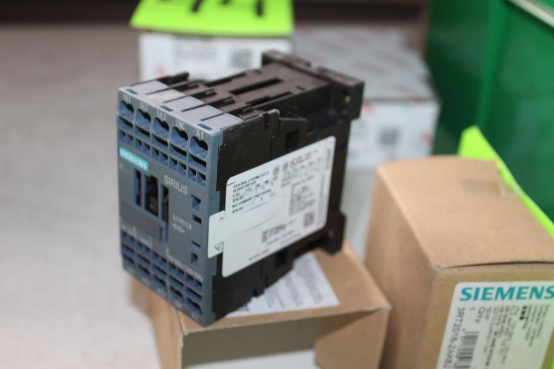 Siemens 3RT2016-2AK62 Contactor