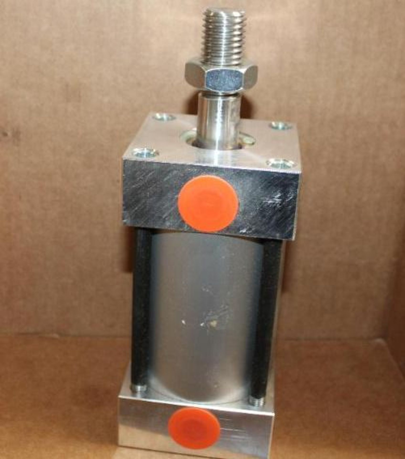 Hydraulic cylinder - Image 2 of 3