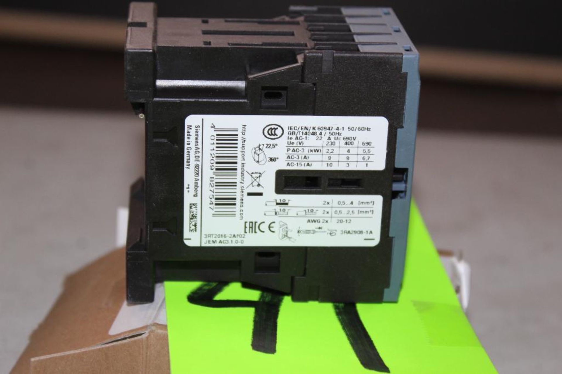 Siemens 3RT2016-2AF02 Contactor