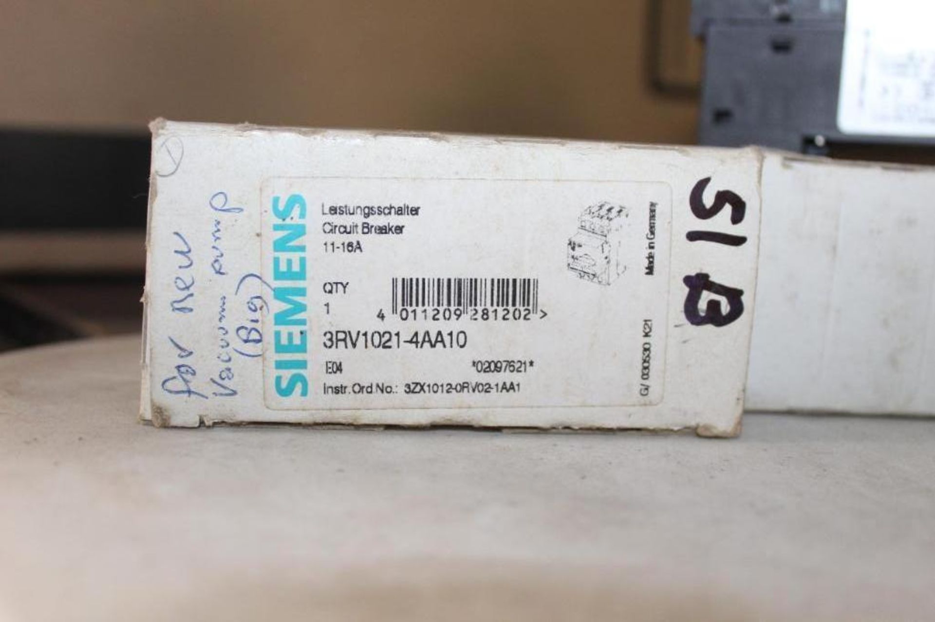 Lot of (2) Siemens 3RV1021-1HA10 Circuit Breaker - Image 2 of 3