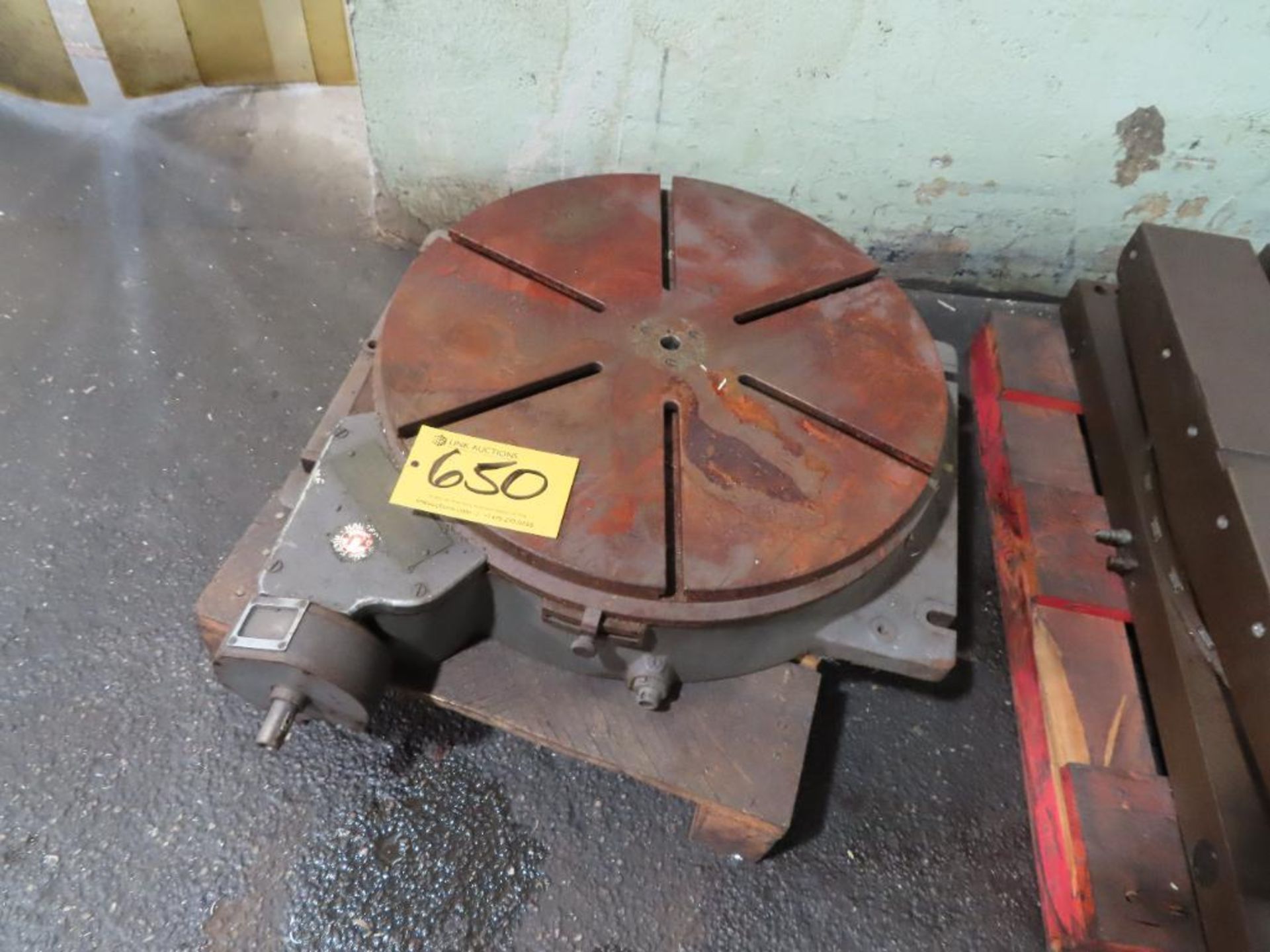 19' X 12" Hauser Rotary Table