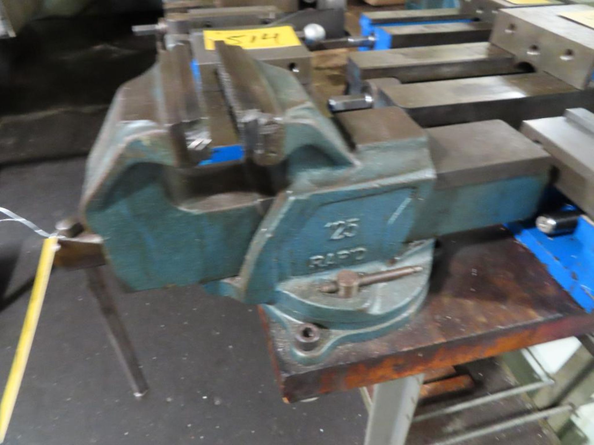 5" Rapid Bench Vise With Wood Top Work Bench