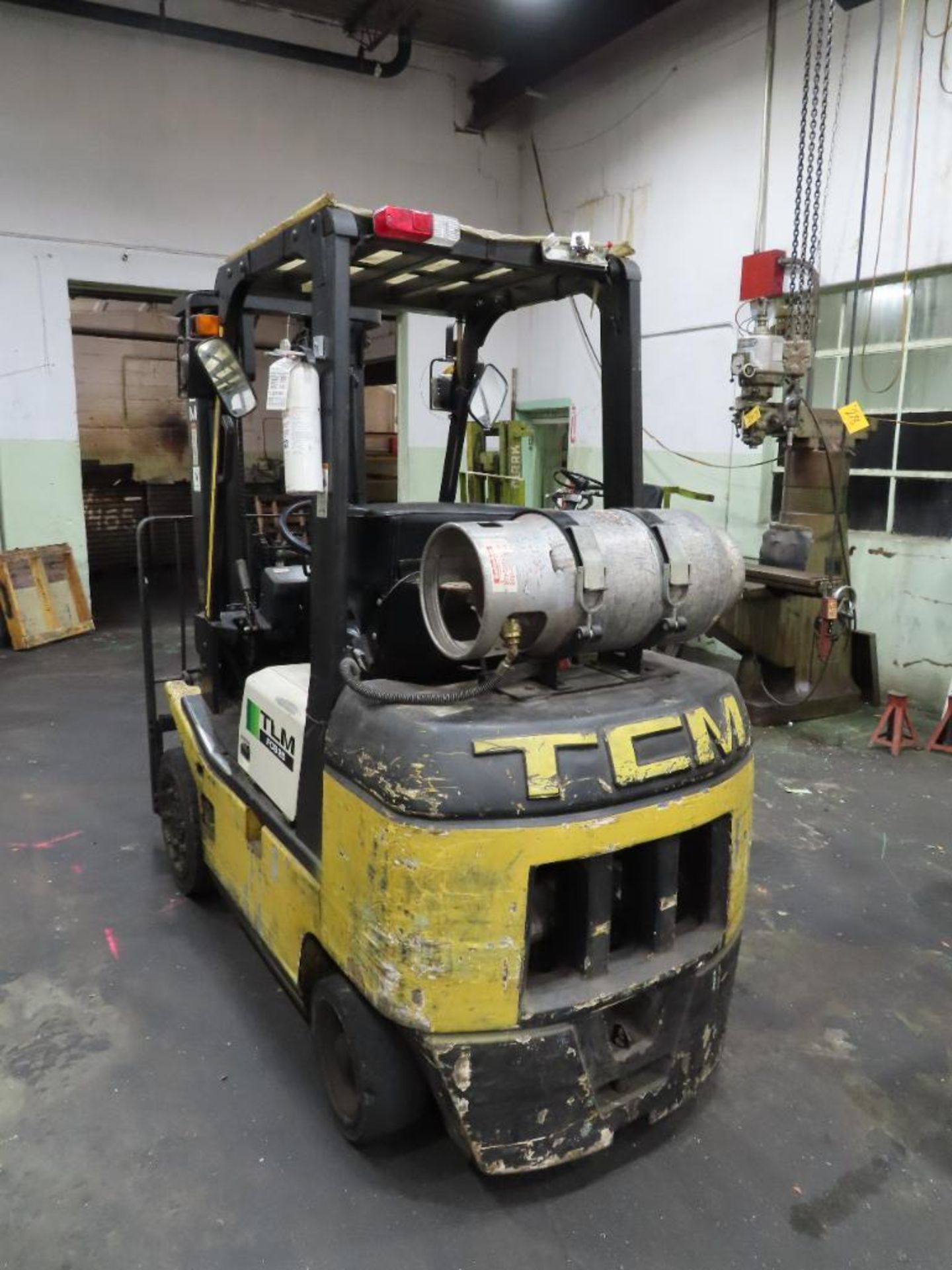 TCM FCG25T7T, 4600#LPG Powered Forklift, Solid Tires, 3-Stage Mast 189" Reach, 42" Forks, S/N:A15G03 - Image 4 of 6
