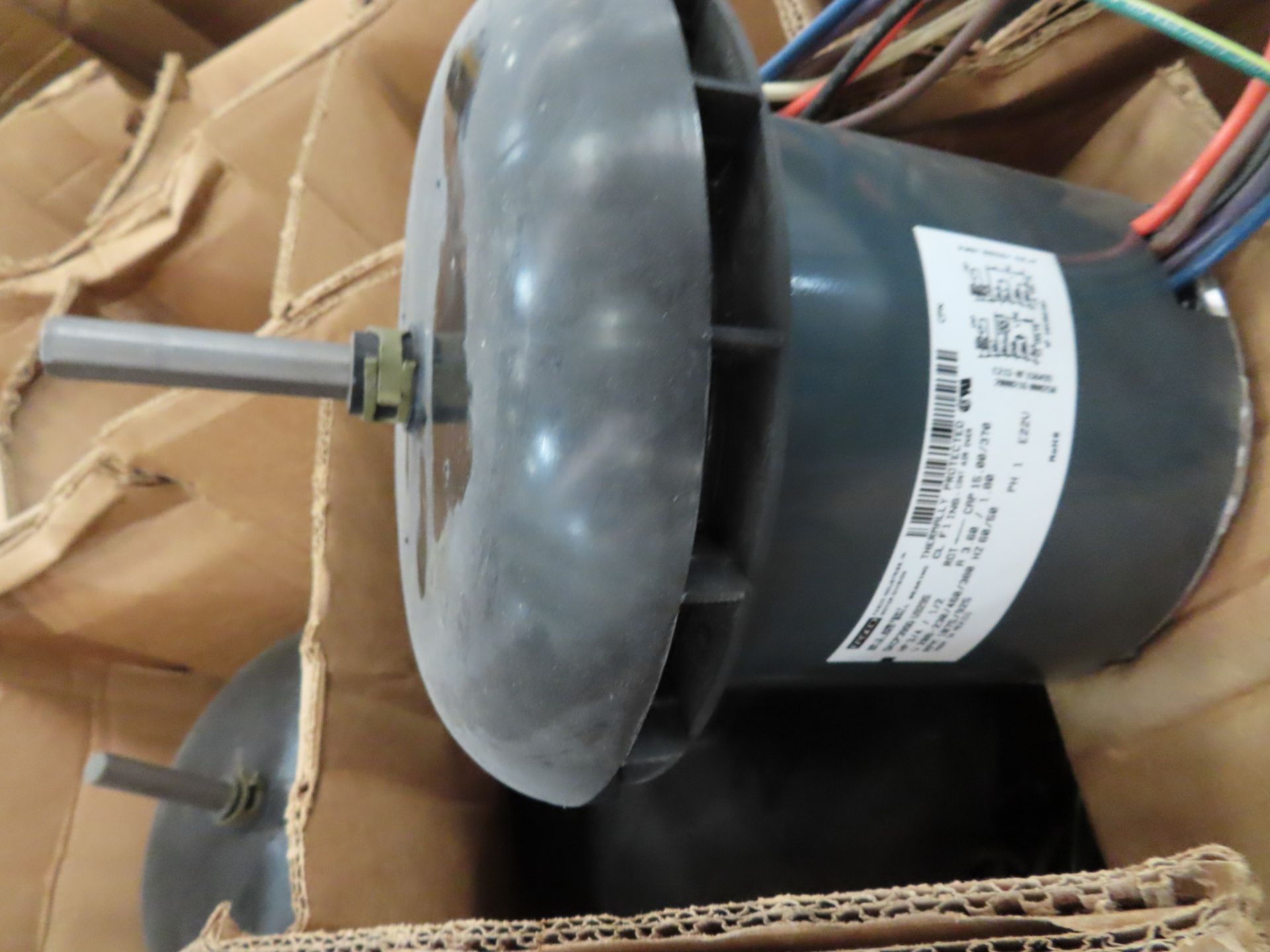 (QTY 25) FANSCU 3/4 HP/ 1/2-HP, ELECTRIC MOTOR, 208-230/460/380V, 1PH, 50/60HZ - Image 2 of 3