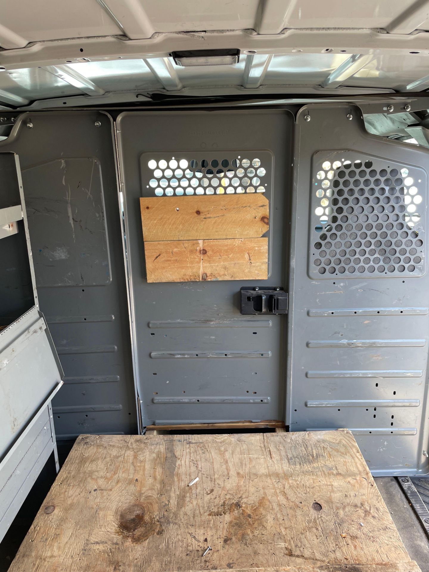 2014 FORD E-350 SUPER DUTY CARGO VAN - Image 21 of 37