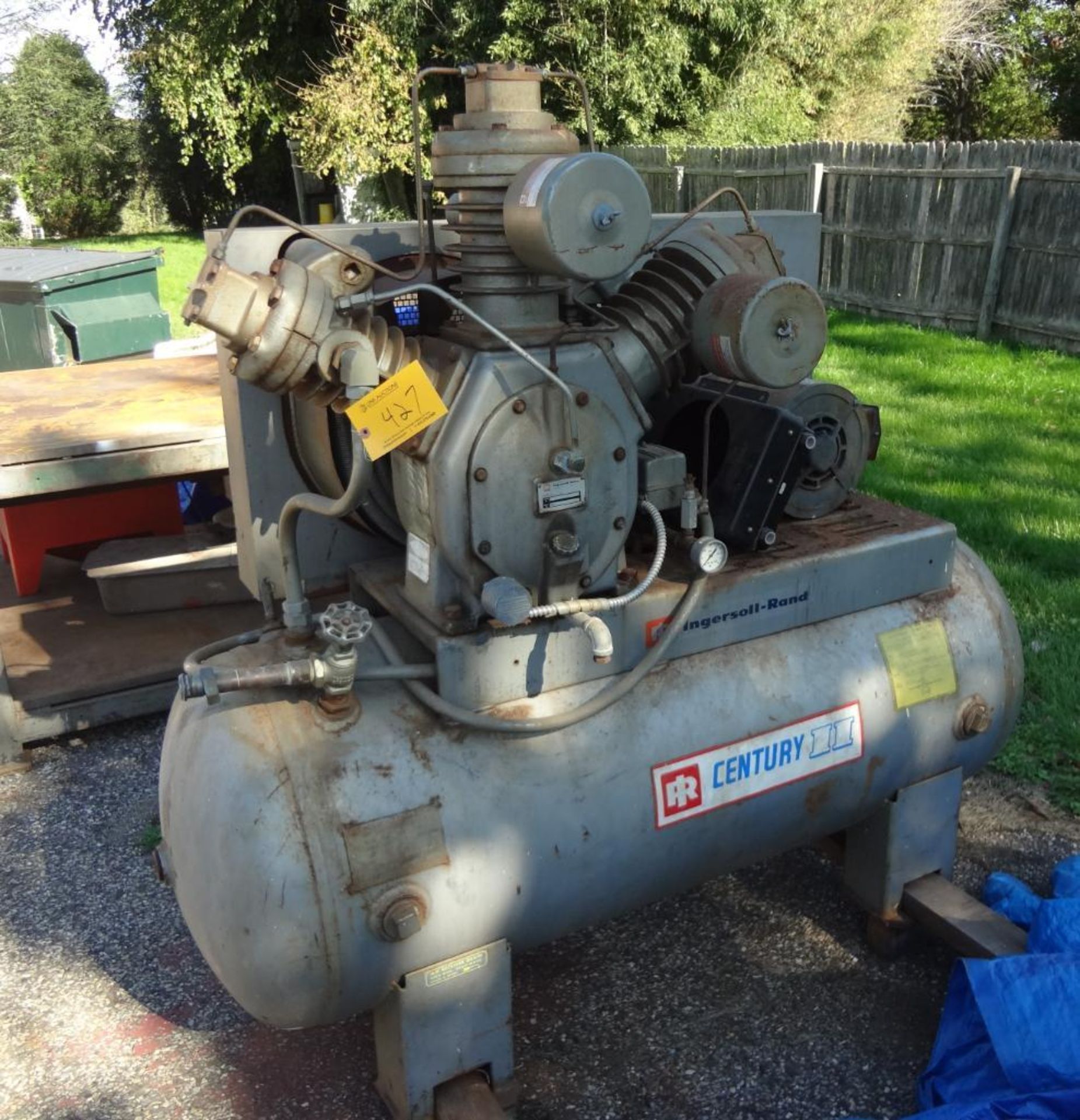 INGERSOLL RAND TYPE 30 10HP TANK MOUNTED 3-STAGE AIR COMPRESSOR