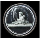 A SCARCE DIV. 1 EN GRISAILLE PORCELAIN PICTORIAL BUTTON