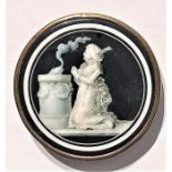 A SCARCE DIV. 1 EN GRISAILLE PORCELAIN PICTORIAL BUTTON