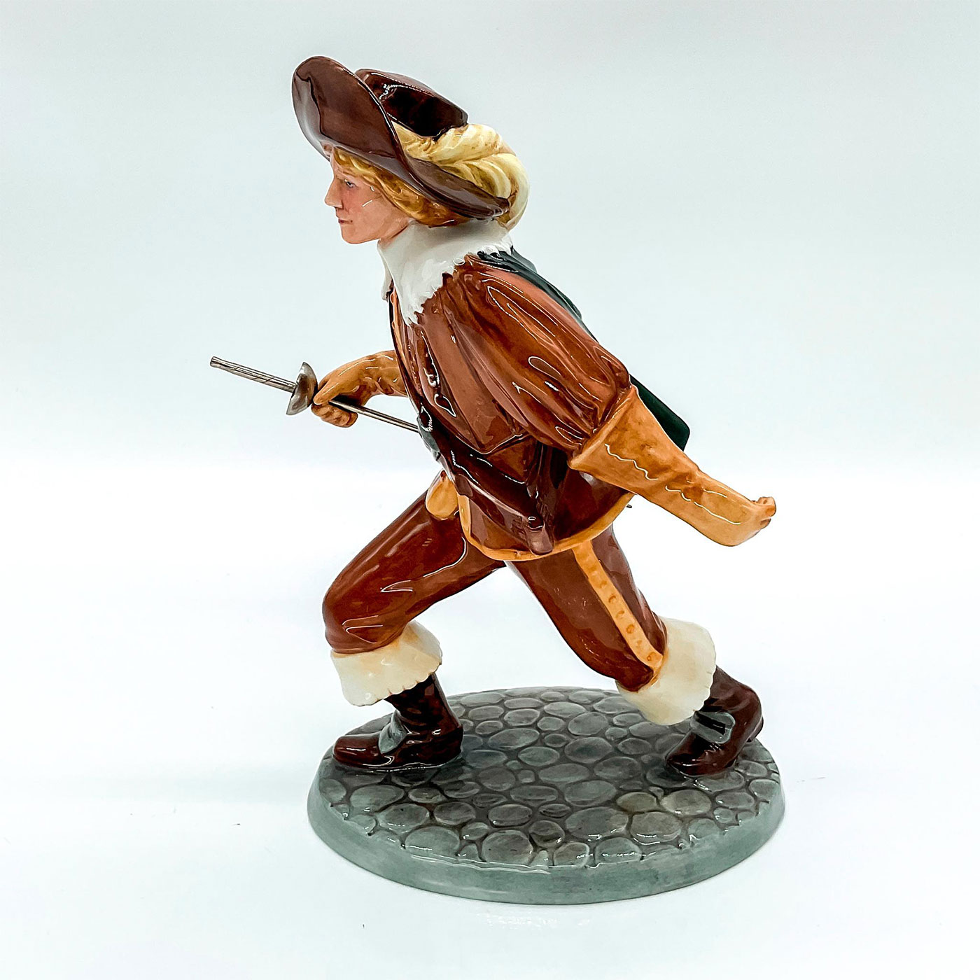 DArtagnan HN4417 - Royal Doulton Figure - Image 2 of 5