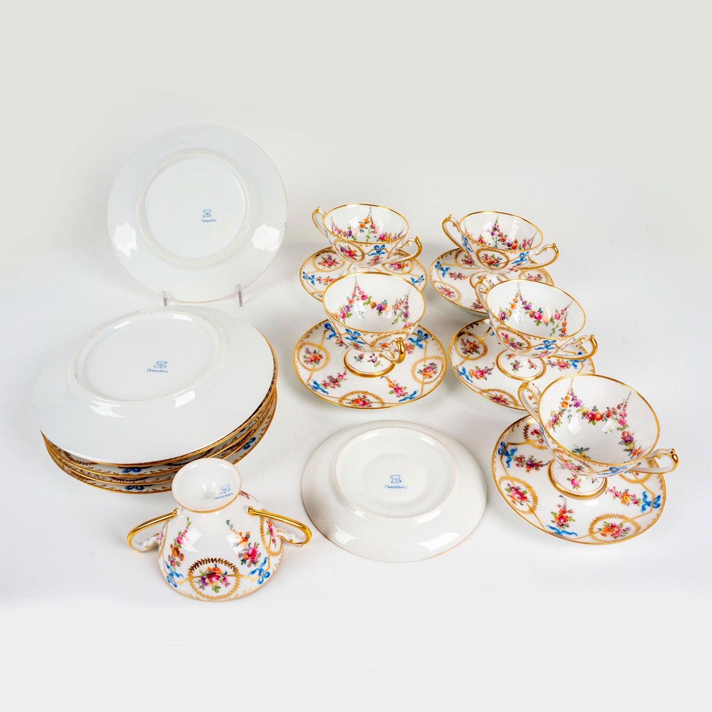 18pc Antique Dresden Porcelain Floral Gilt Dessert Set - Image 2 of 3