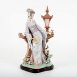 Mariko 1001421 - Lladro Porcelain Figurine