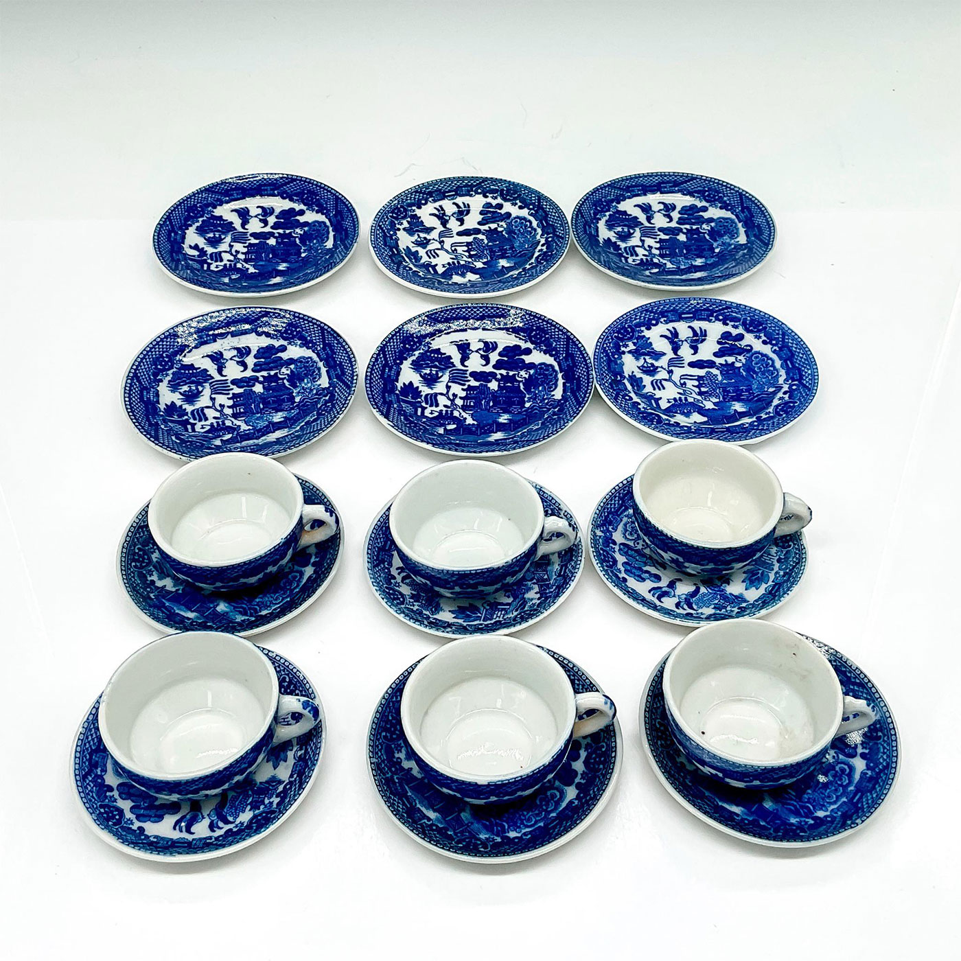 18pc Blue Willow Child's Tea Set Cups and Saucers