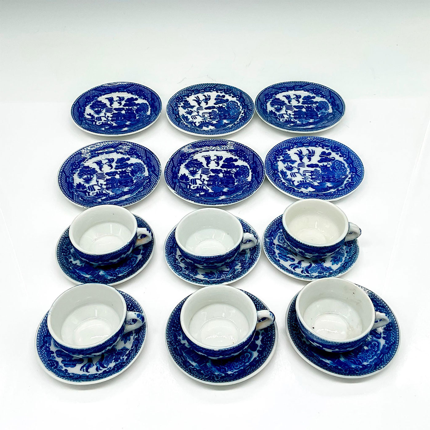 18pc Blue Willow Child's Tea Set Cups and Saucers - Image 2 of 3