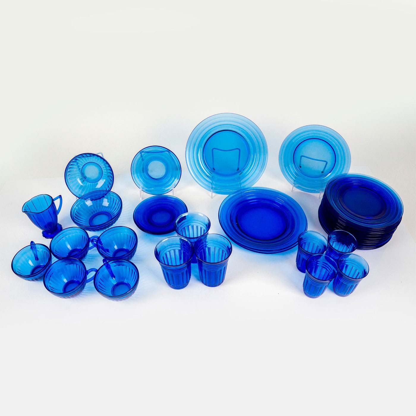 34pc Hazel Atlas Cobalt Blue Modernstone Tableware - Image 2 of 4