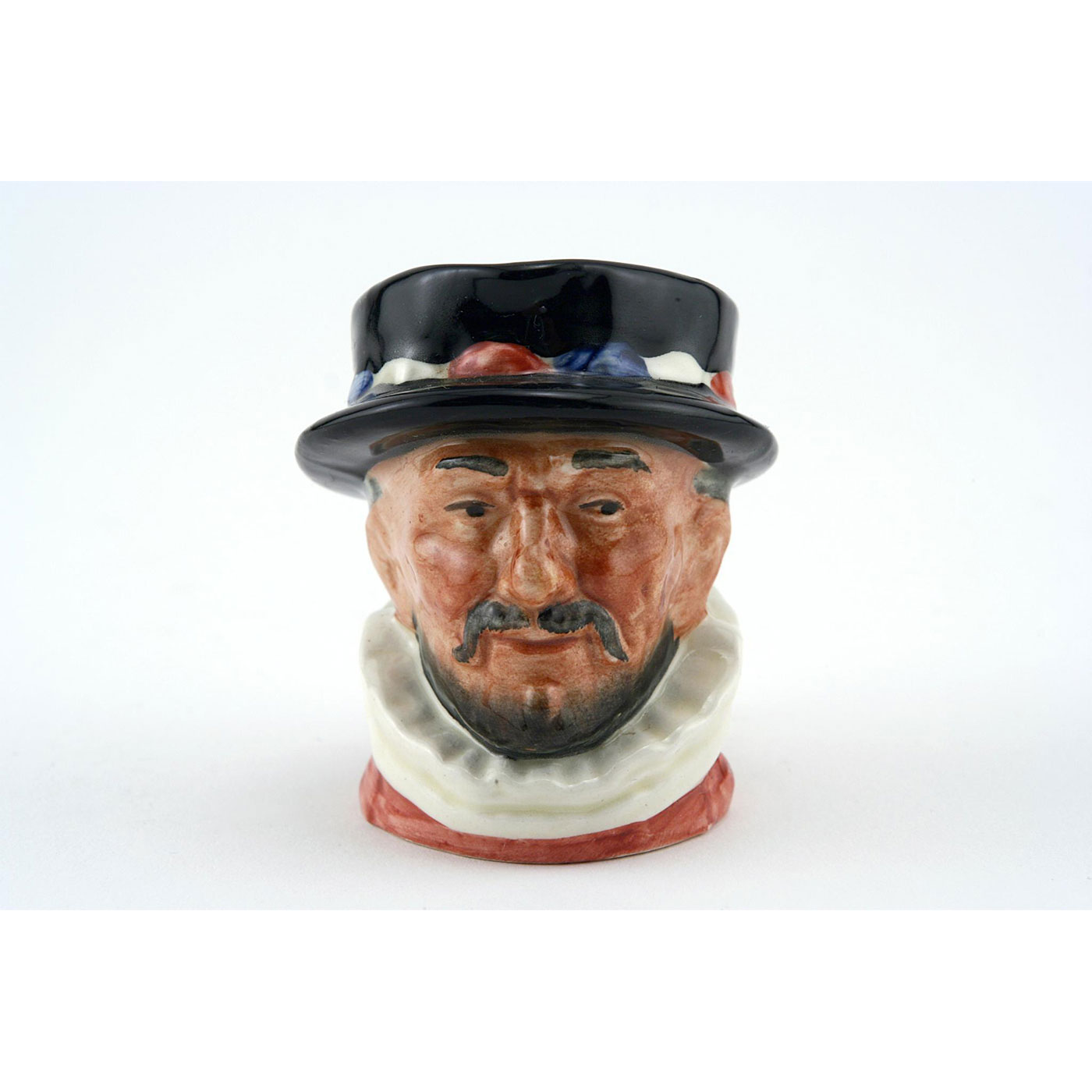 Beefeater ER Pink D6251 - Mini - Royal Doulton Character Jug