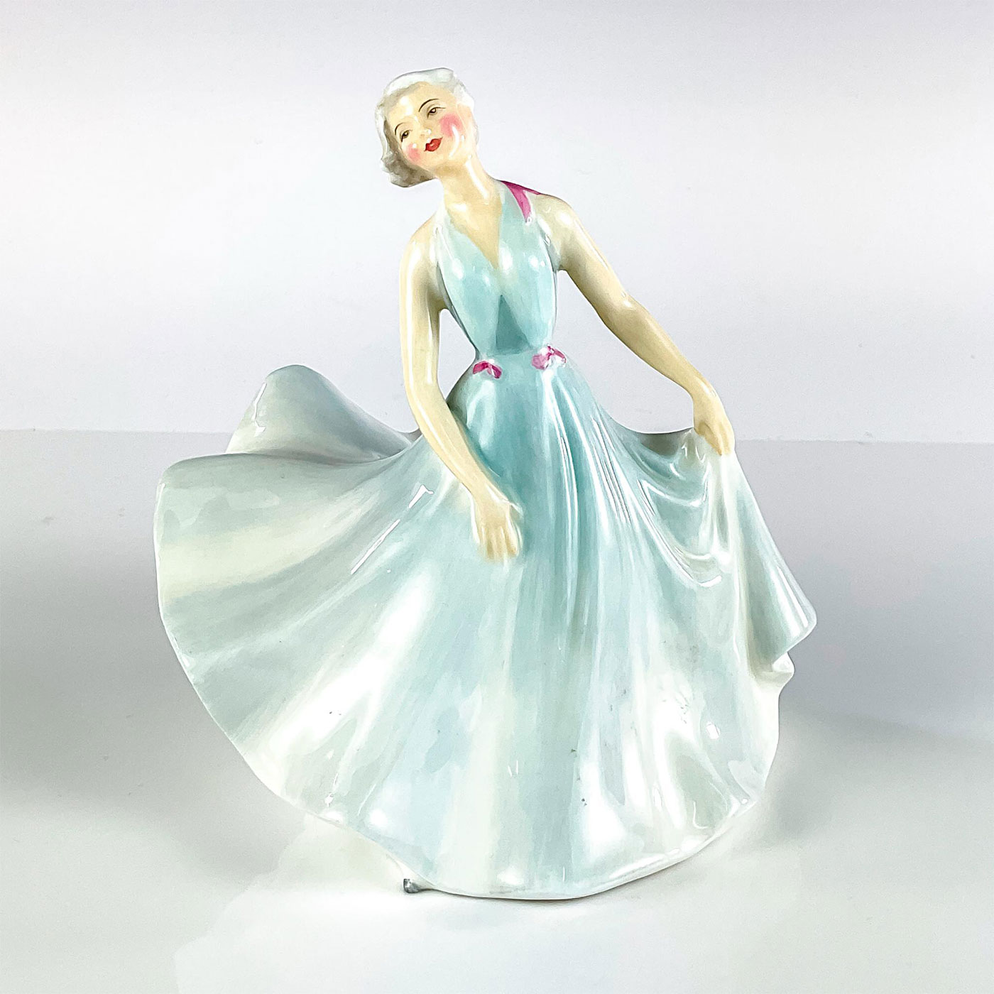 Pirouette HN2216 - Royal Doulton Figurine