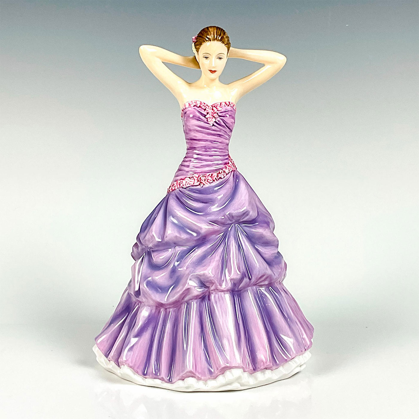 Sara HN5439 - Royal Doulton Figurine Full Size