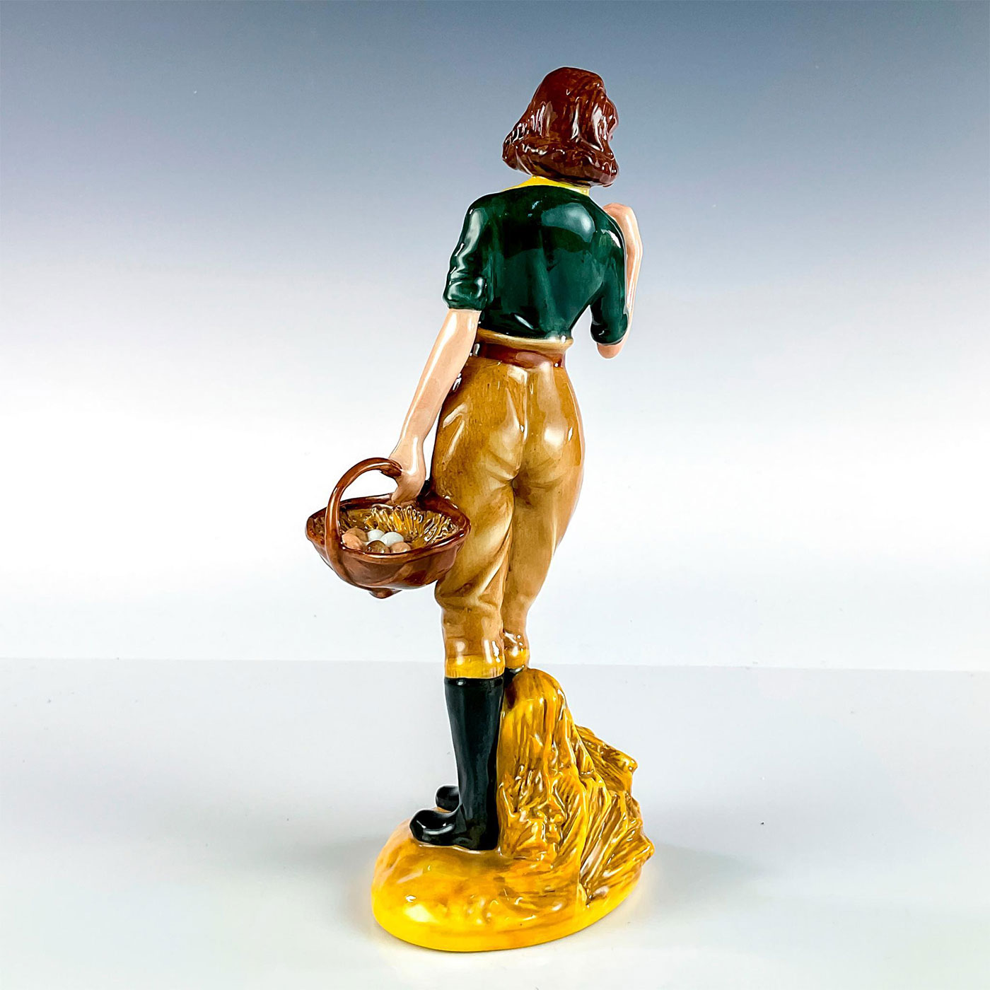 Land Girl HN4361 - Royal Doulton Figurine - Image 2 of 3