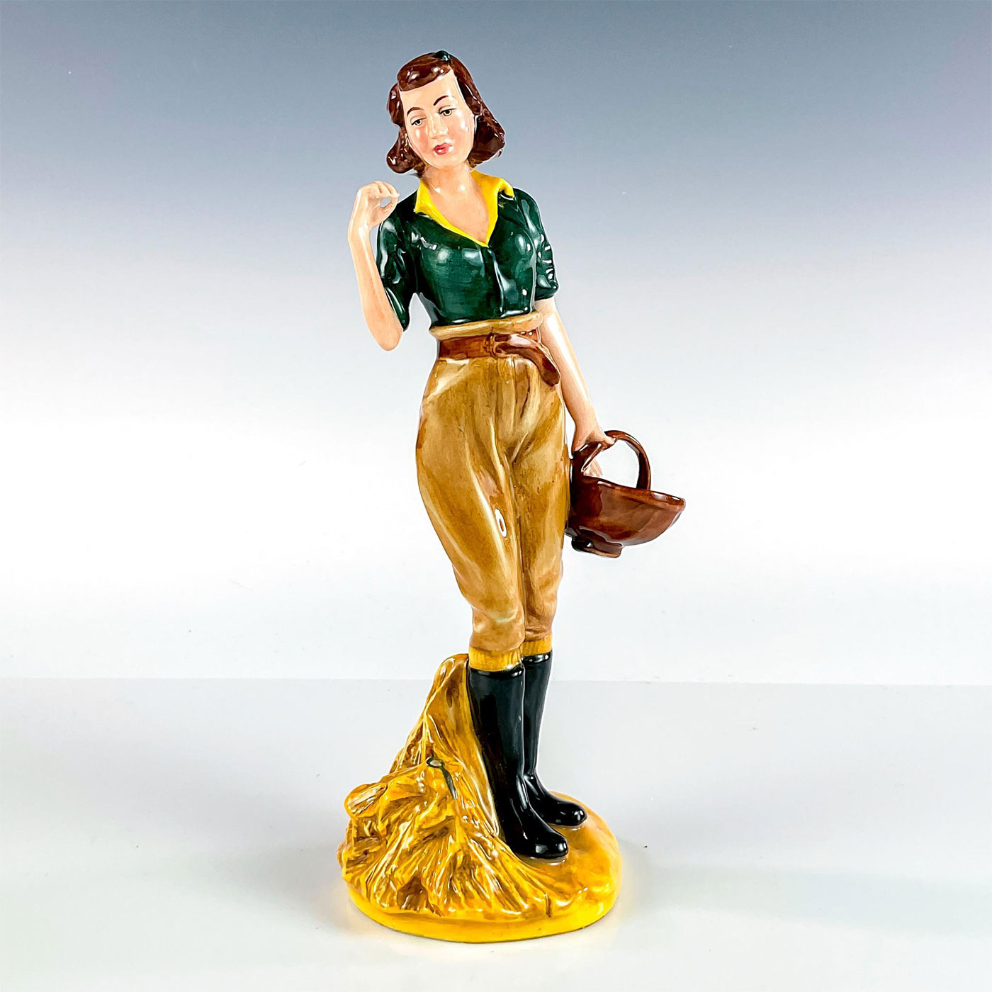 Land Girl HN4361 - Royal Doulton Figurine