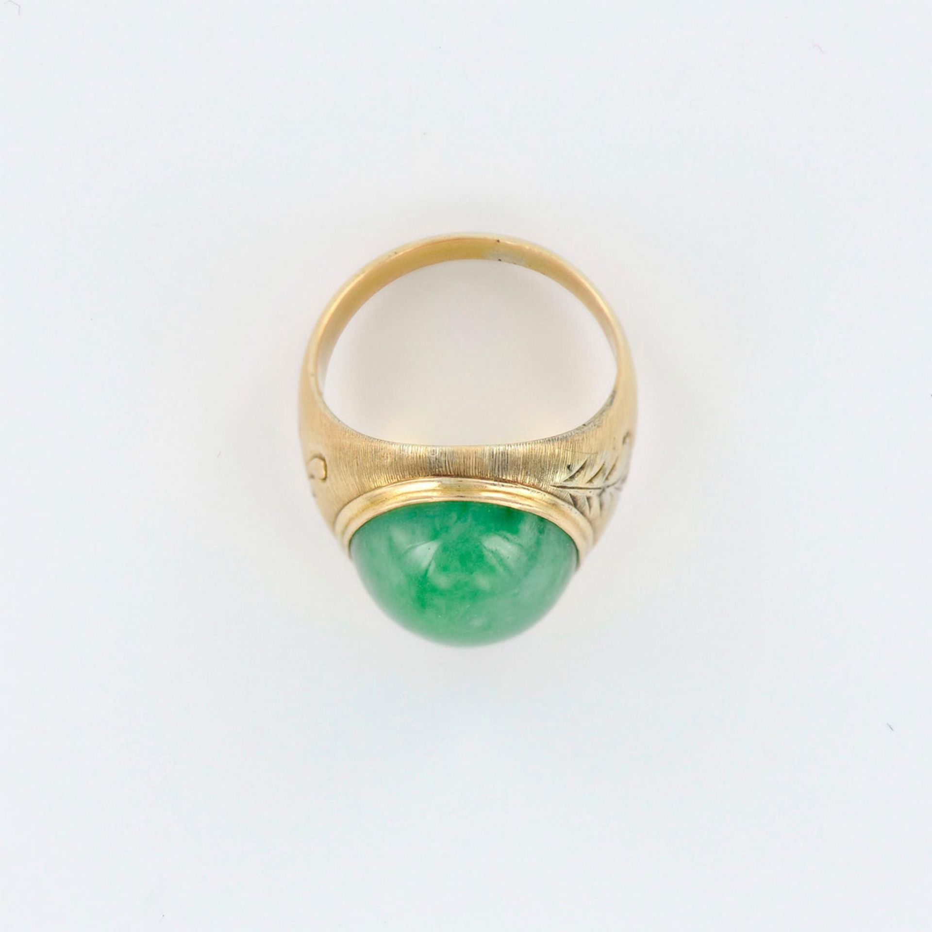 Designer 18K Yellow Gold Large Jade Ring - Image 6 of 7