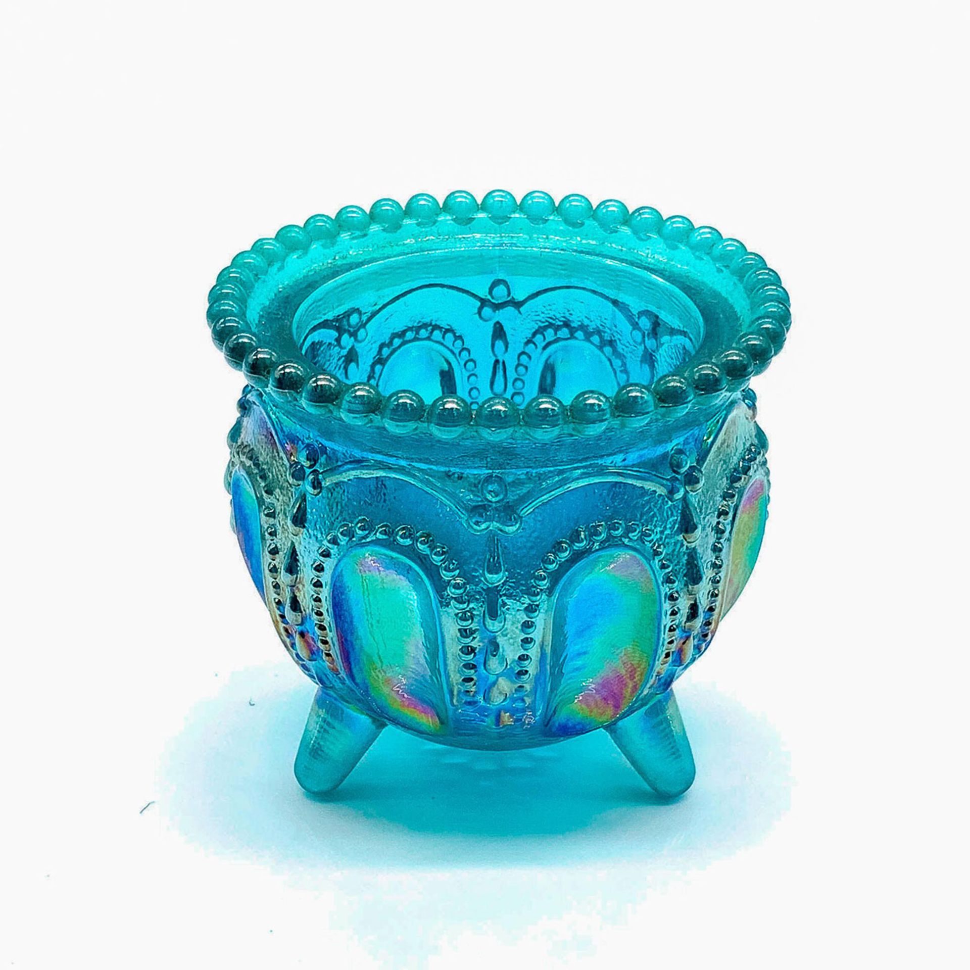 Boyd's Crystal Art Glass Blue Opalescent Gypsy Pot