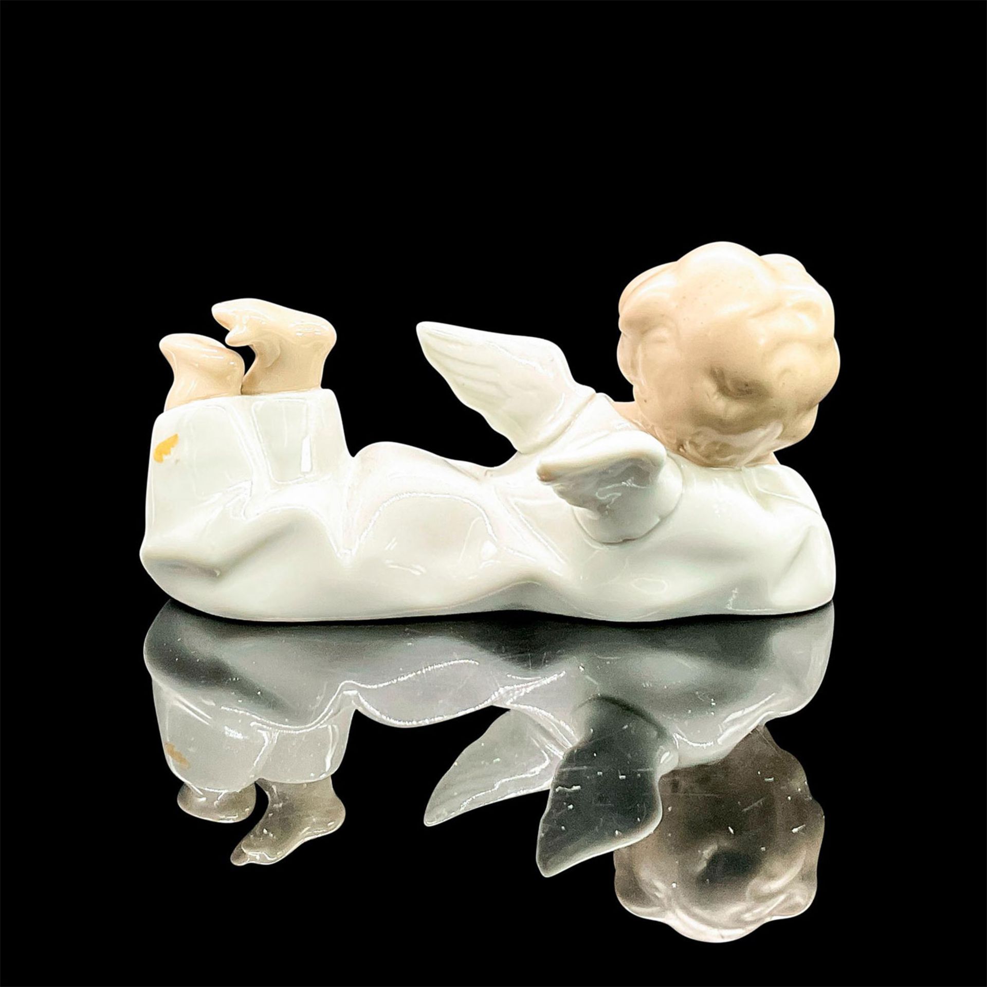 Angel Laying Down 1014541 - Lladro Porcelain Figurine - Image 2 of 3