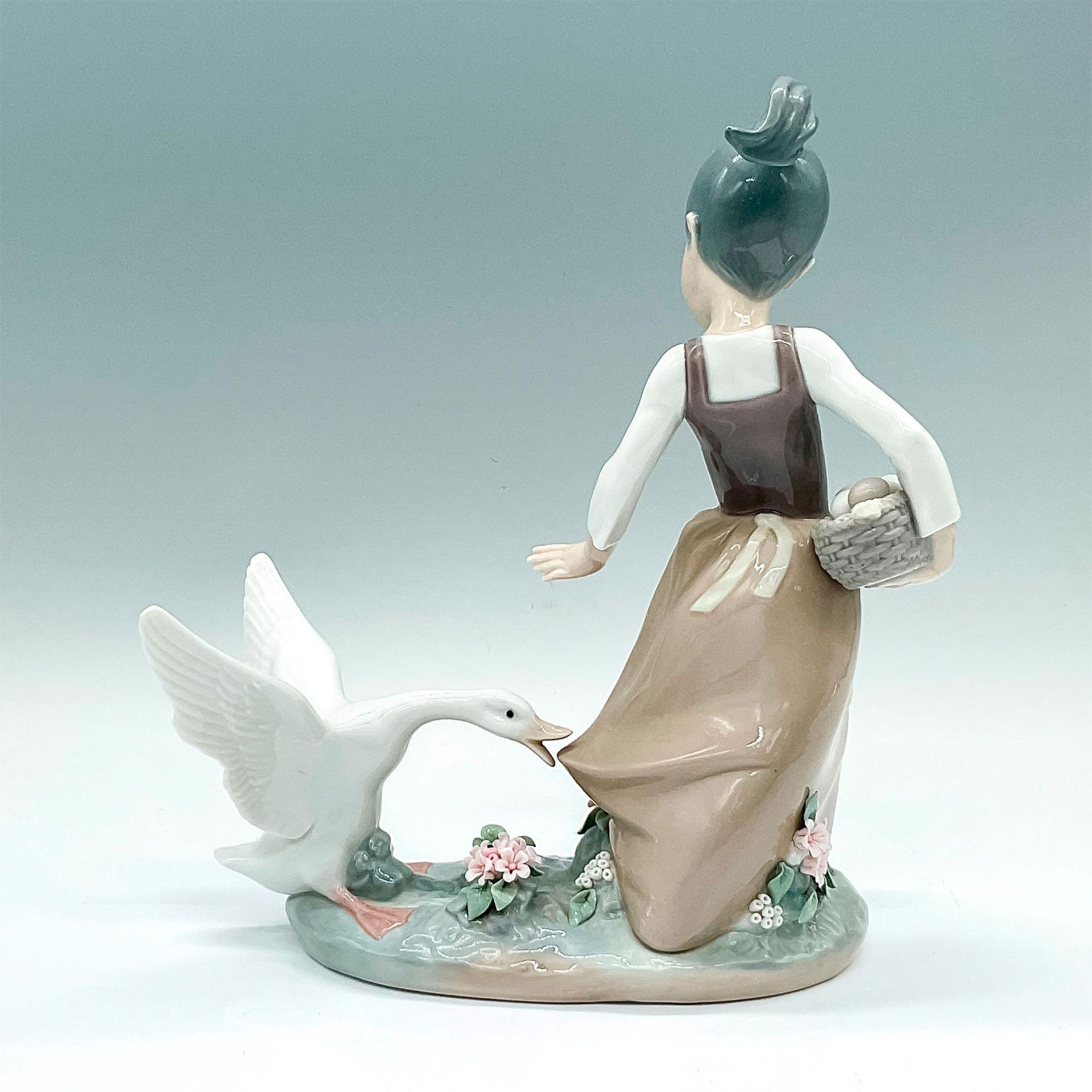 Aggressive Goose 1001288 - Lladro Porcelain Figurine - Image 2 of 3