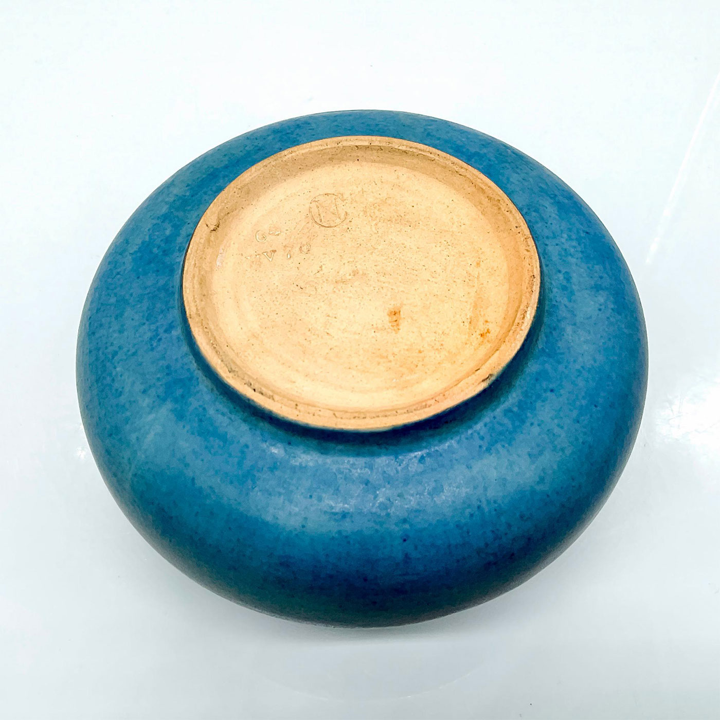 Newcomb Pottery Sadie Irvine/J. Meyer, Blue Floral Bowl - Image 3 of 3