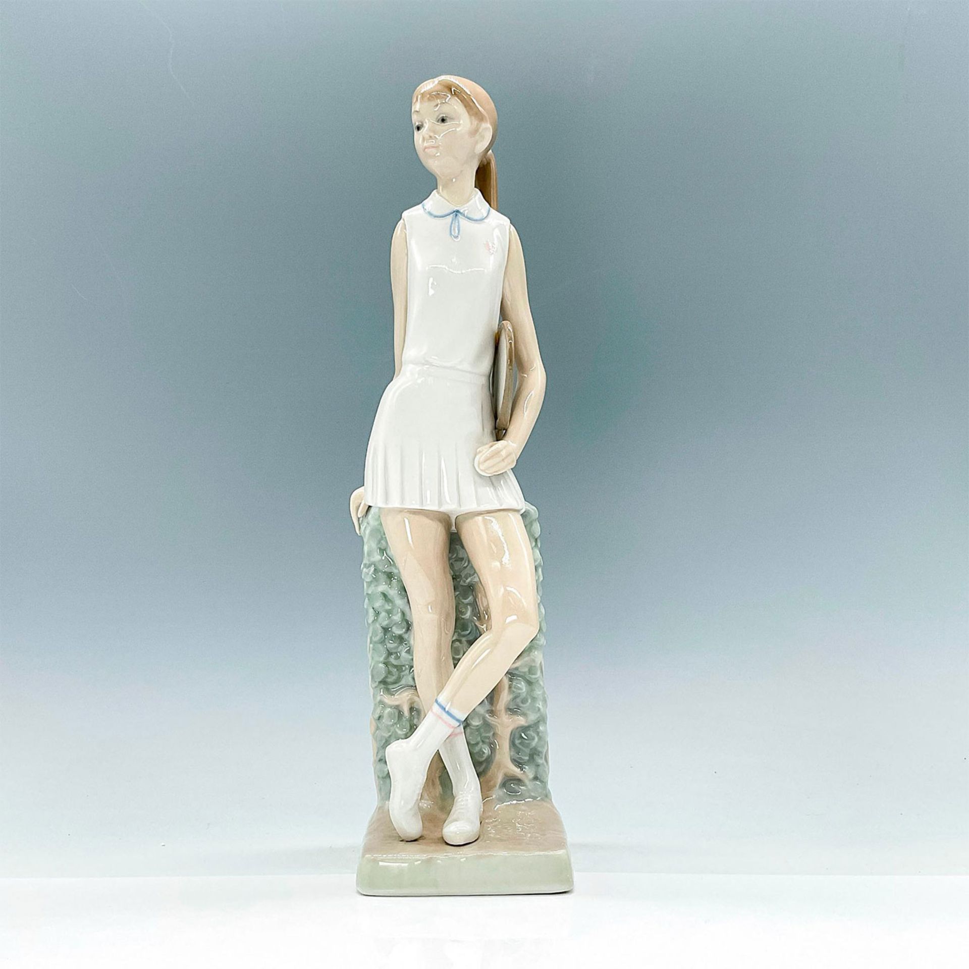 Tennis Player Girl 1004798 - Lladro Porcelain Figurine