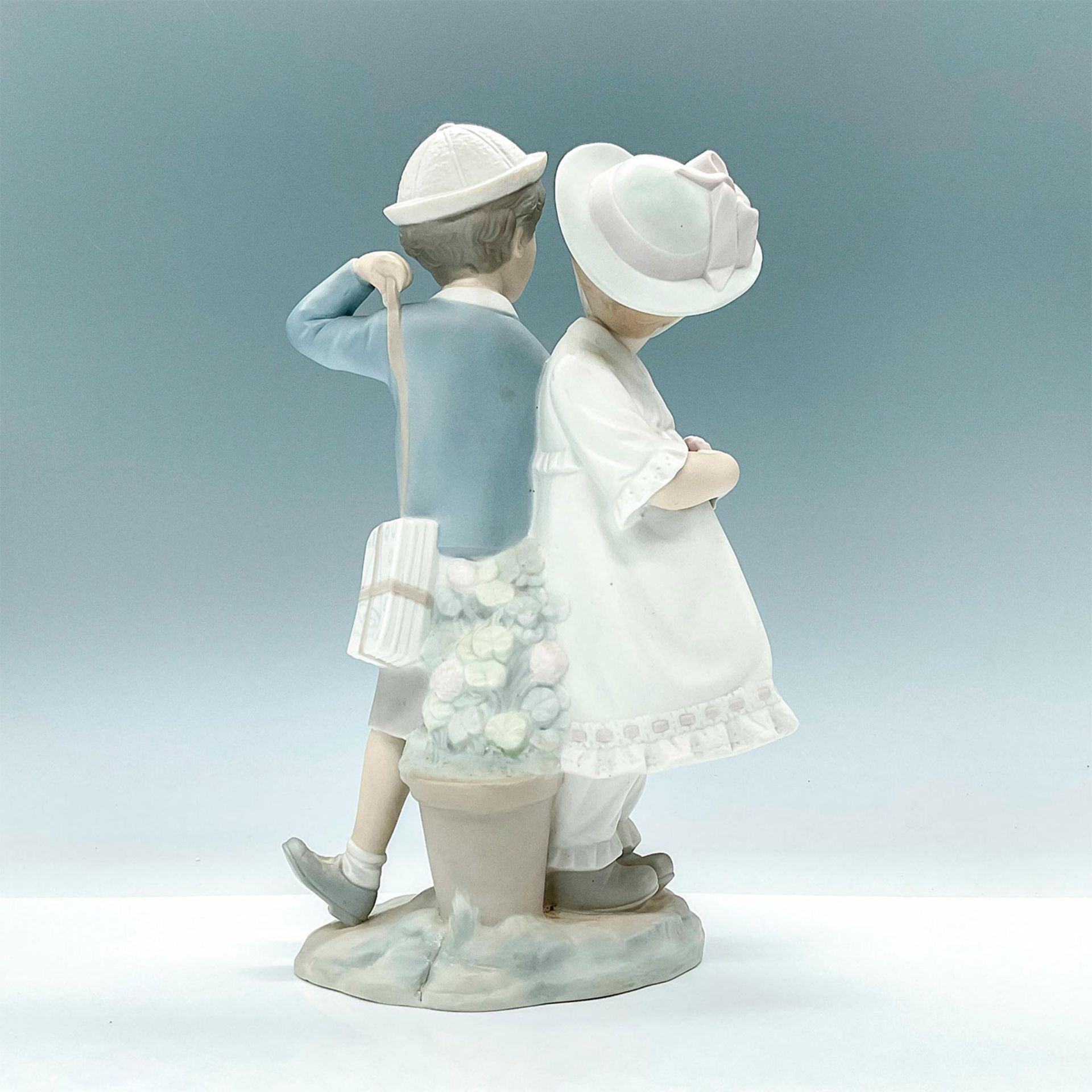 Puppy Love 1011127 - Lladro Porcelain Figurine - Image 2 of 3