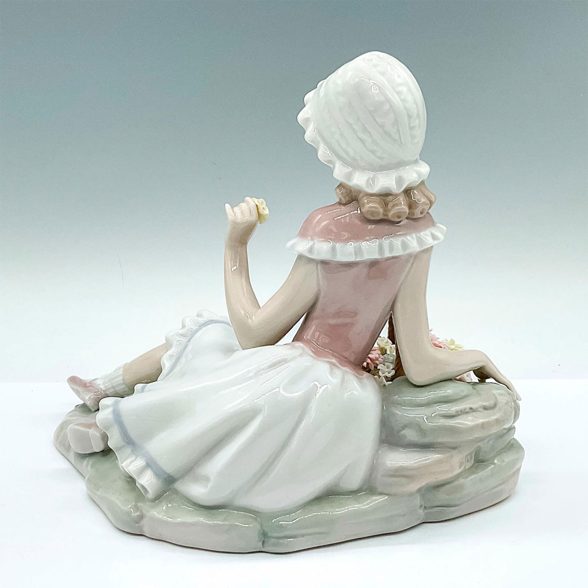 Admiration 1004907 - Lladro Porcelain Figurine - Image 2 of 3