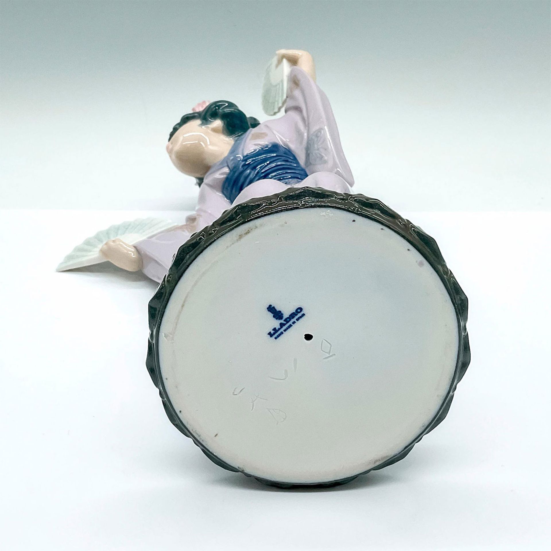 Madame Butterfly 1004991 - Lladro Porcelain Figurine - Bild 3 aus 3