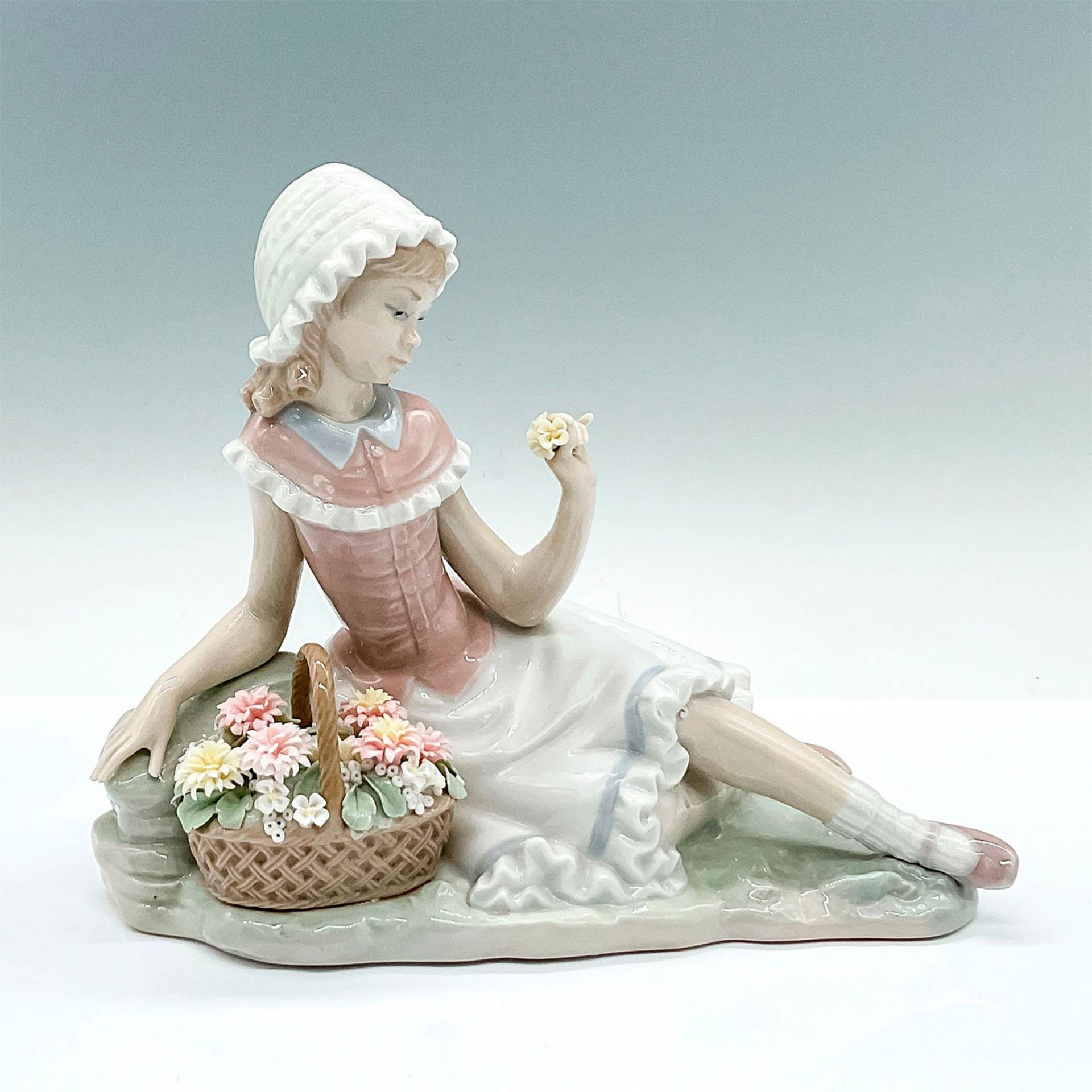 Admiration 1004907 - Lladro Porcelain Figurine