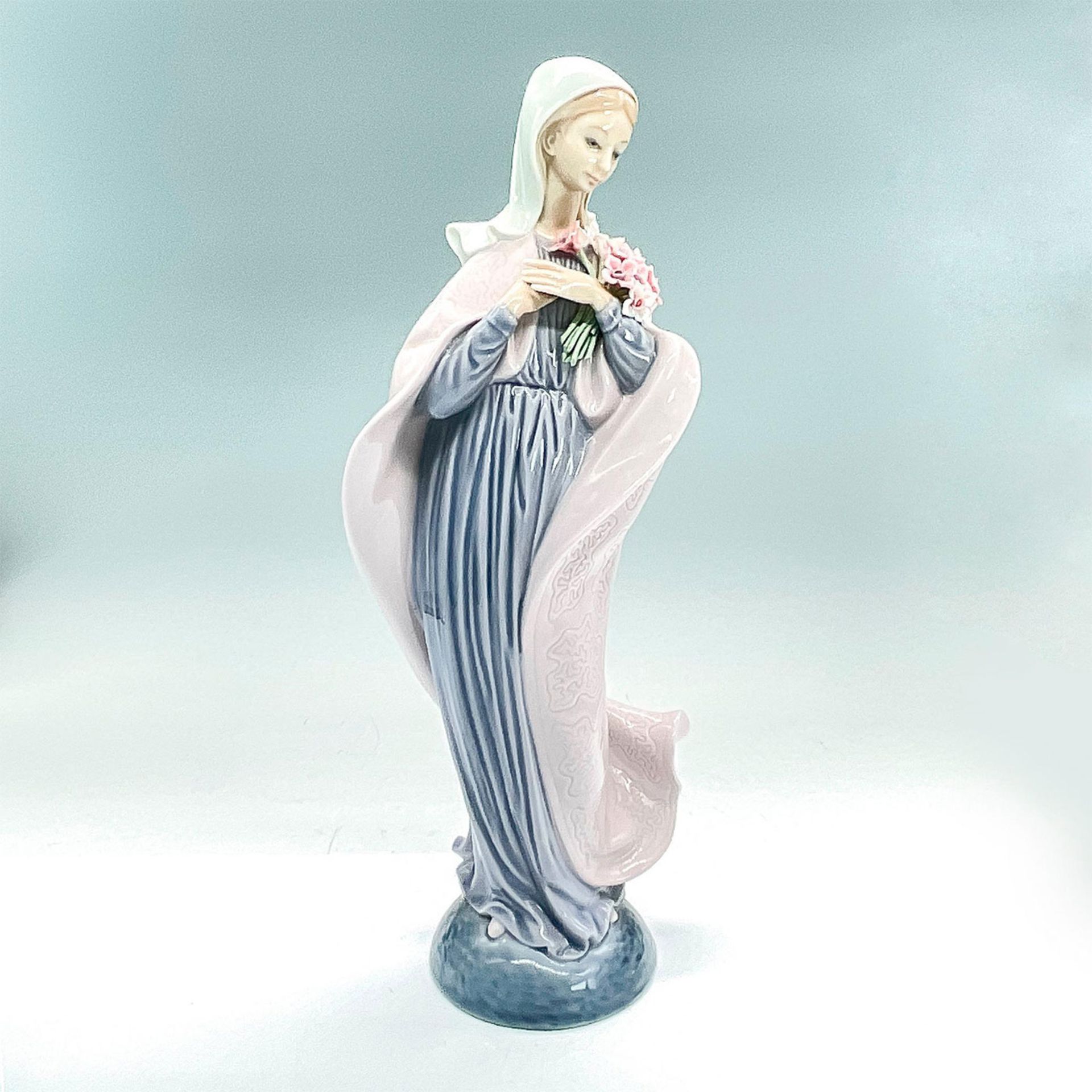 Madonna With Flowers 1005171 - Lladro Porcelain Figurine