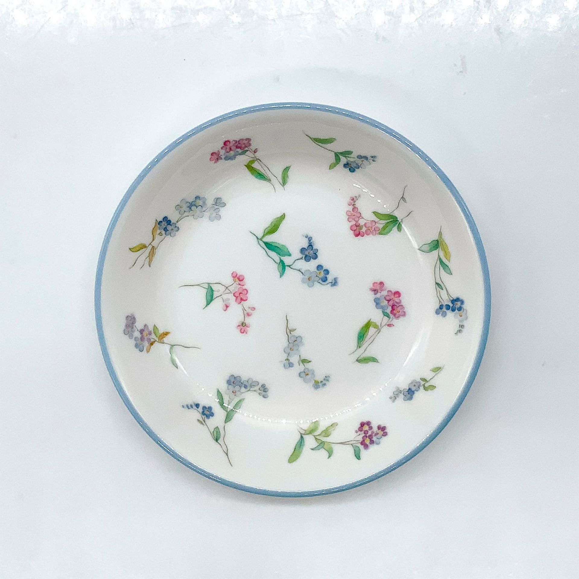 Royal Worcester Round Pin Tray, Forget Me Not - Image 2 of 3