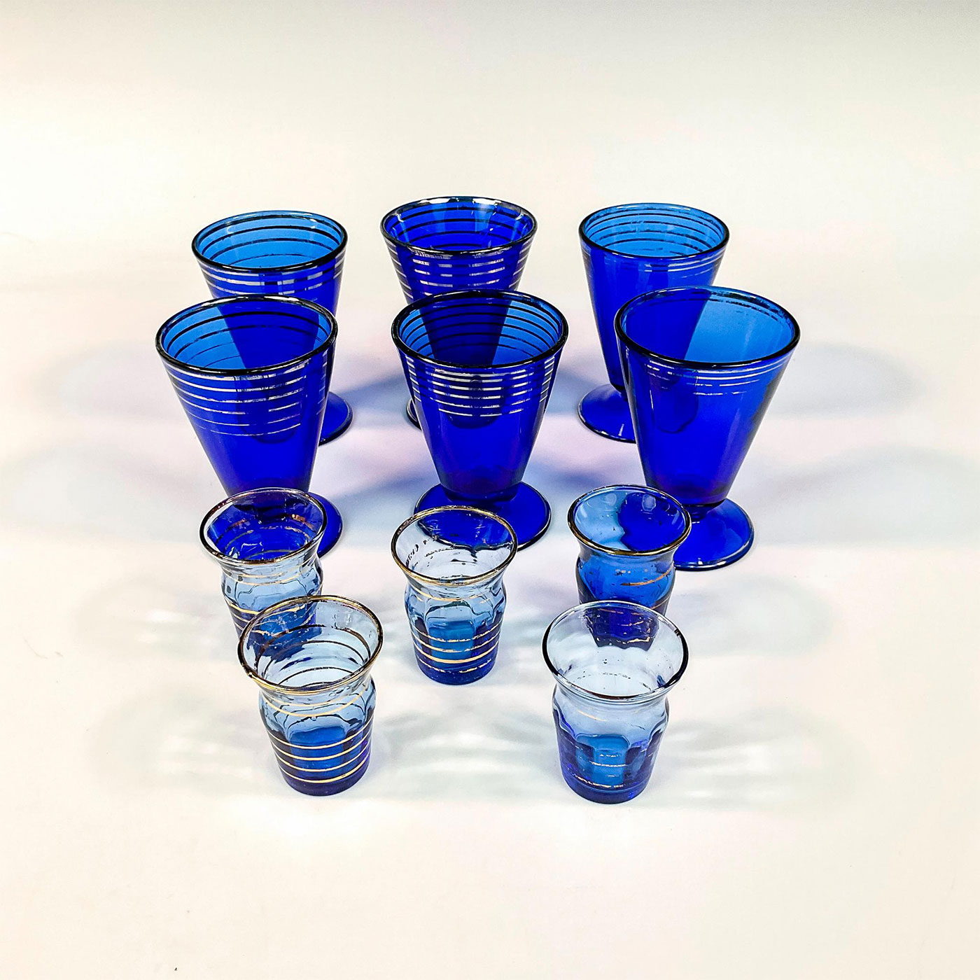11pc Vintage Rimmed Cobalt Blue Glasses with Shaker - Image 2 of 3